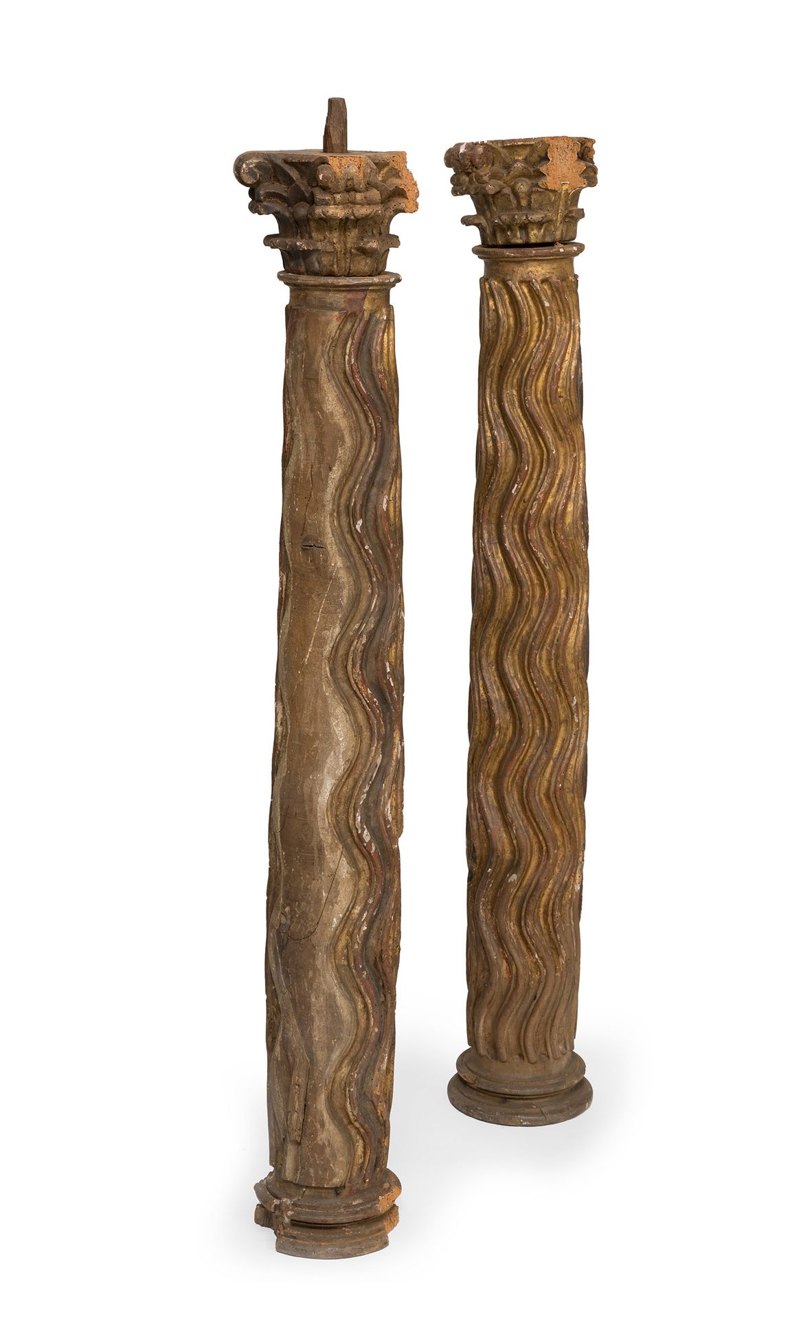 Null Pair of columns. Spain, 17th century.
Carved wood, traces of gilding.
Impor&hellip;