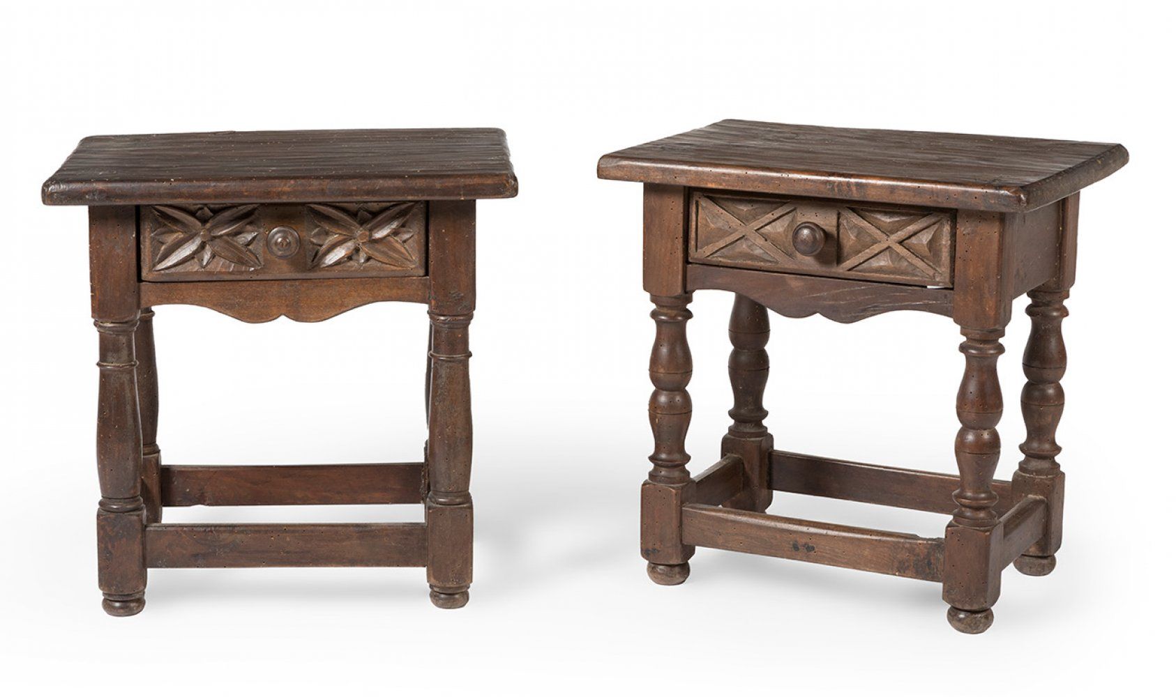 Null Deux petites tables d'appoint castillanes de style baroque. Fin du XVIIIe s&hellip;