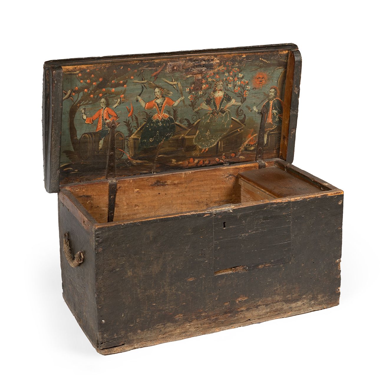 Null 一个17-18世纪的水手柜。
木质，里面有多色的盖子。
原有的锁。
由于使用和时间的流逝，它显示出磨损。在木头和多色漆上有缺陷。
尺寸。48 x 95&hellip;