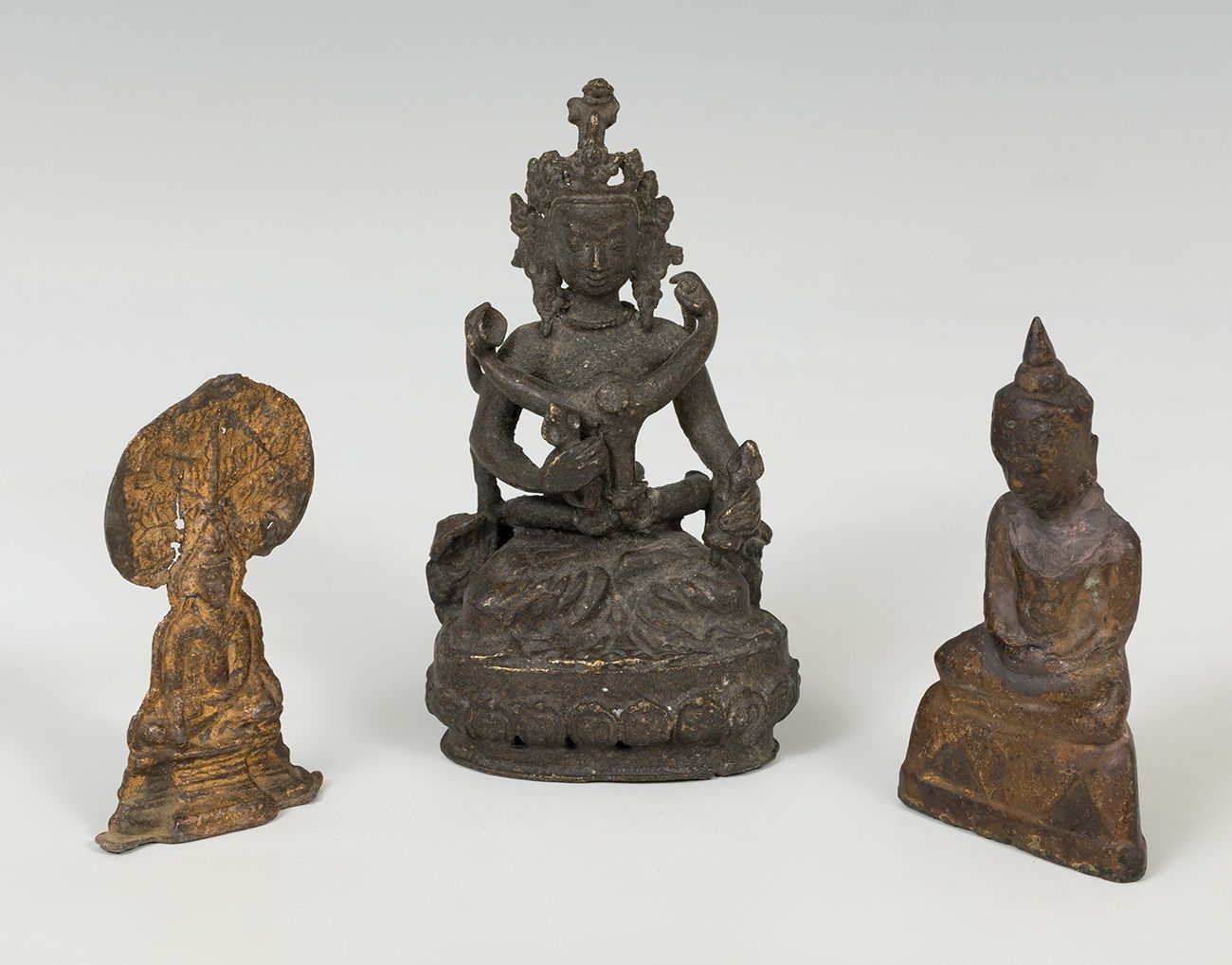 Null Set of three Buddhas; Southeast Asia, 18th-19th century.
Bronze in bronze a&hellip;