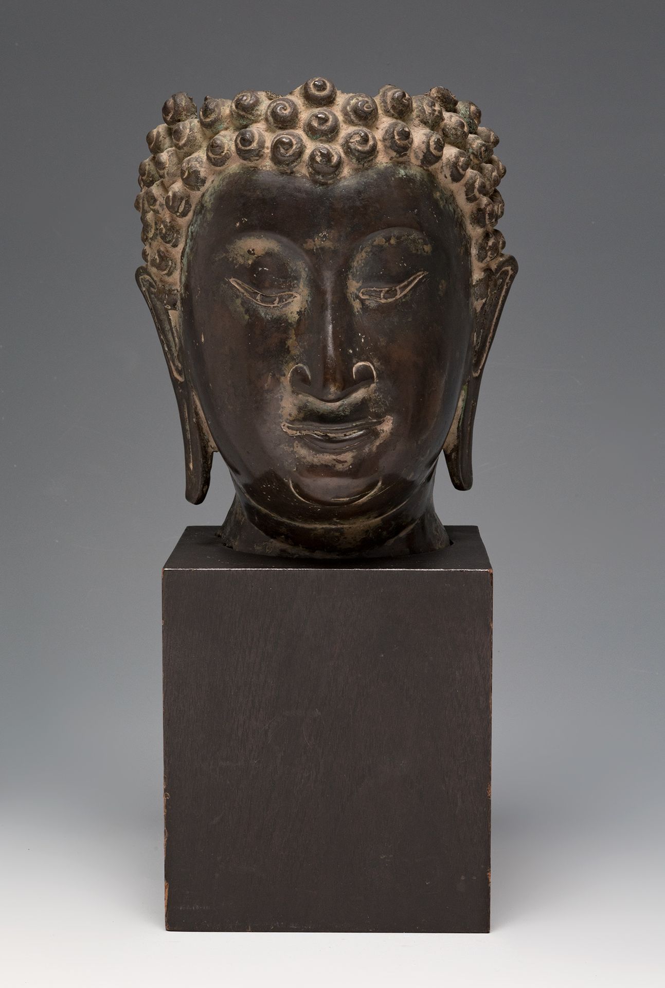 Null Bodhisattva head. Possibly Thai, 17th-18th century.
In bronze.
Part of the &hellip;