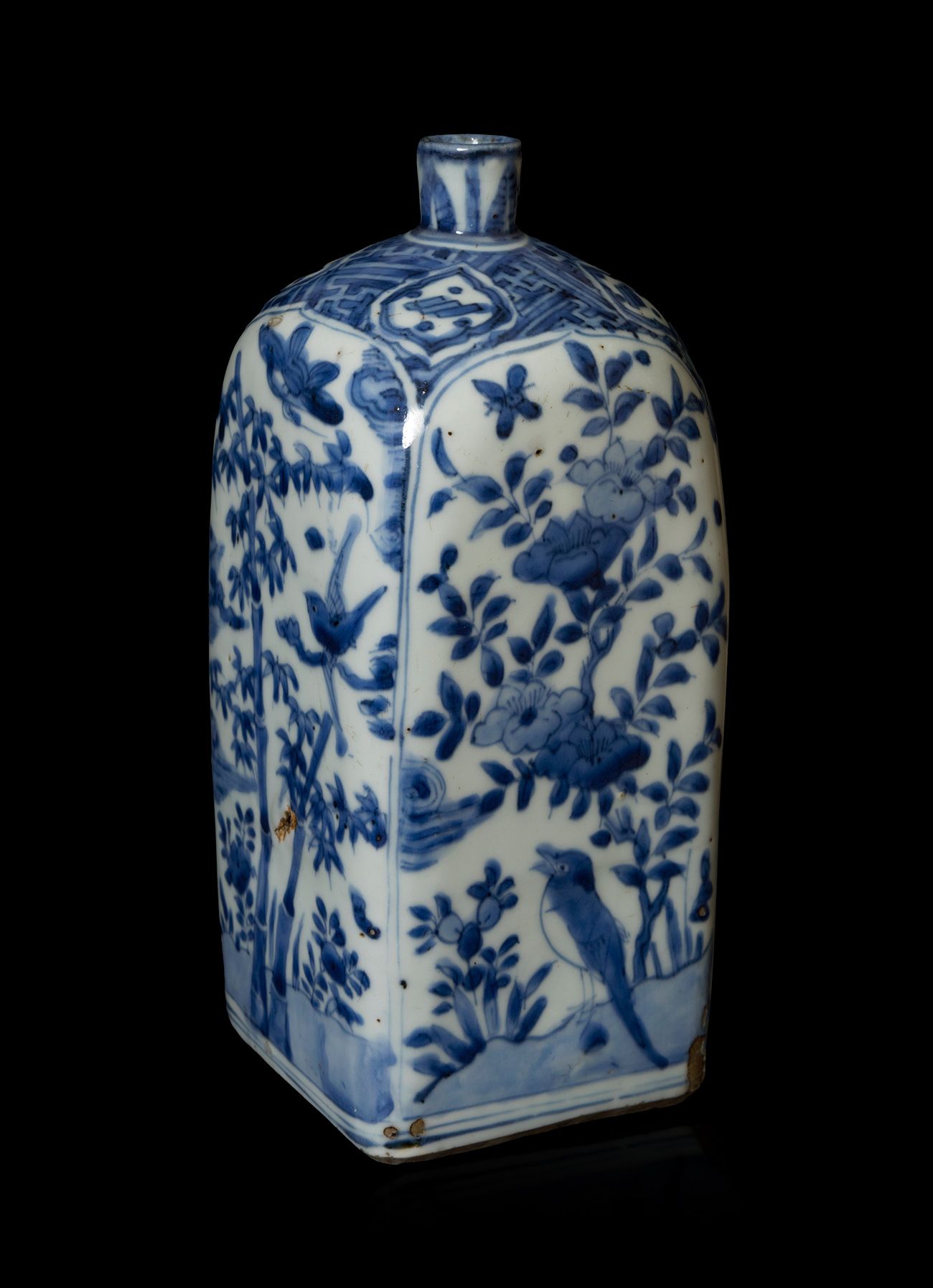Null Vase; Ming Dynasty, China, 16th century.
Kraak porcelain. 
Slight wear on t&hellip;