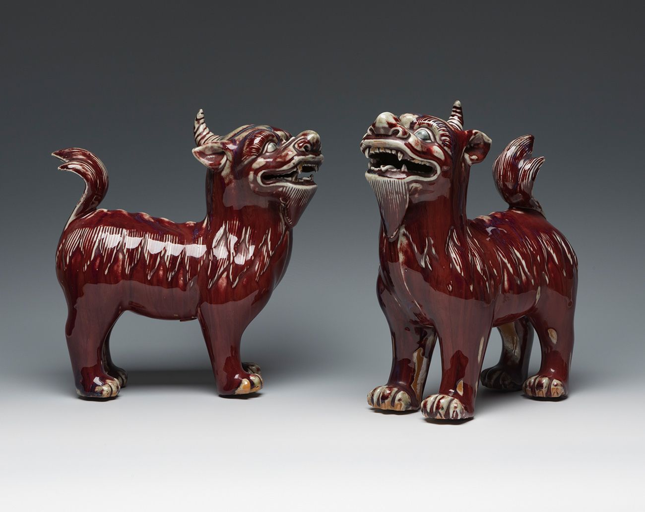 Null Pair of Foo "sang de boeuf" dogs, Qing dynasty. China, 19th century.
Hand-p&hellip;
