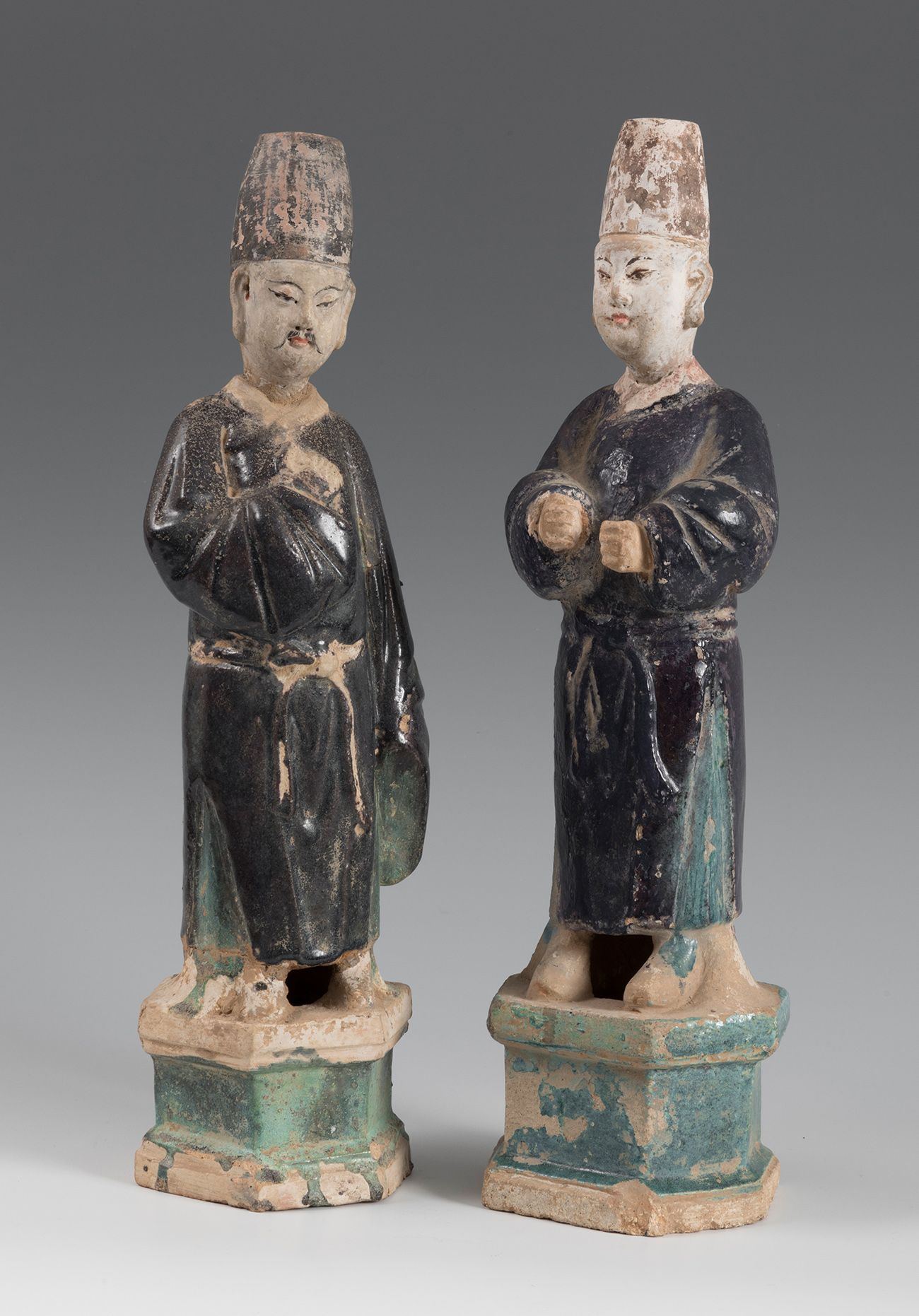 Null Dignitary couple. China. Ming Dynasty, 17th century.
Glazed ceramic.
Measur&hellip;