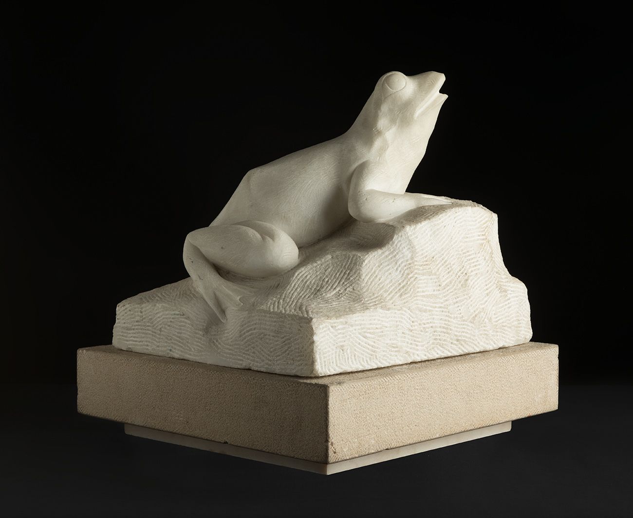 Null Sculpture-fountain, 20th century.
"Toad".
Marble.
Unsigned.
Stone pedestal.&hellip;
