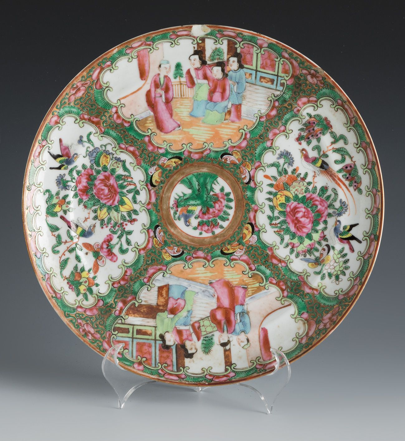 Null Plat familial de style Canton Rose. Chine, 19ème siècle.
Porcelaine peinte &hellip;