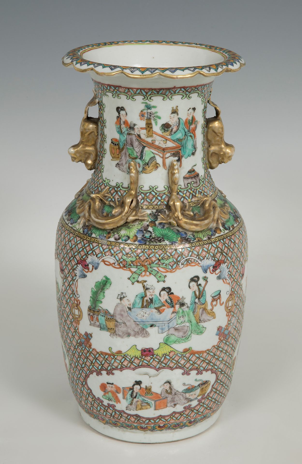 Null Vase. Chine, Canton, XIXe siècle.
Porcelaine émaillée et polychrome. Famill&hellip;