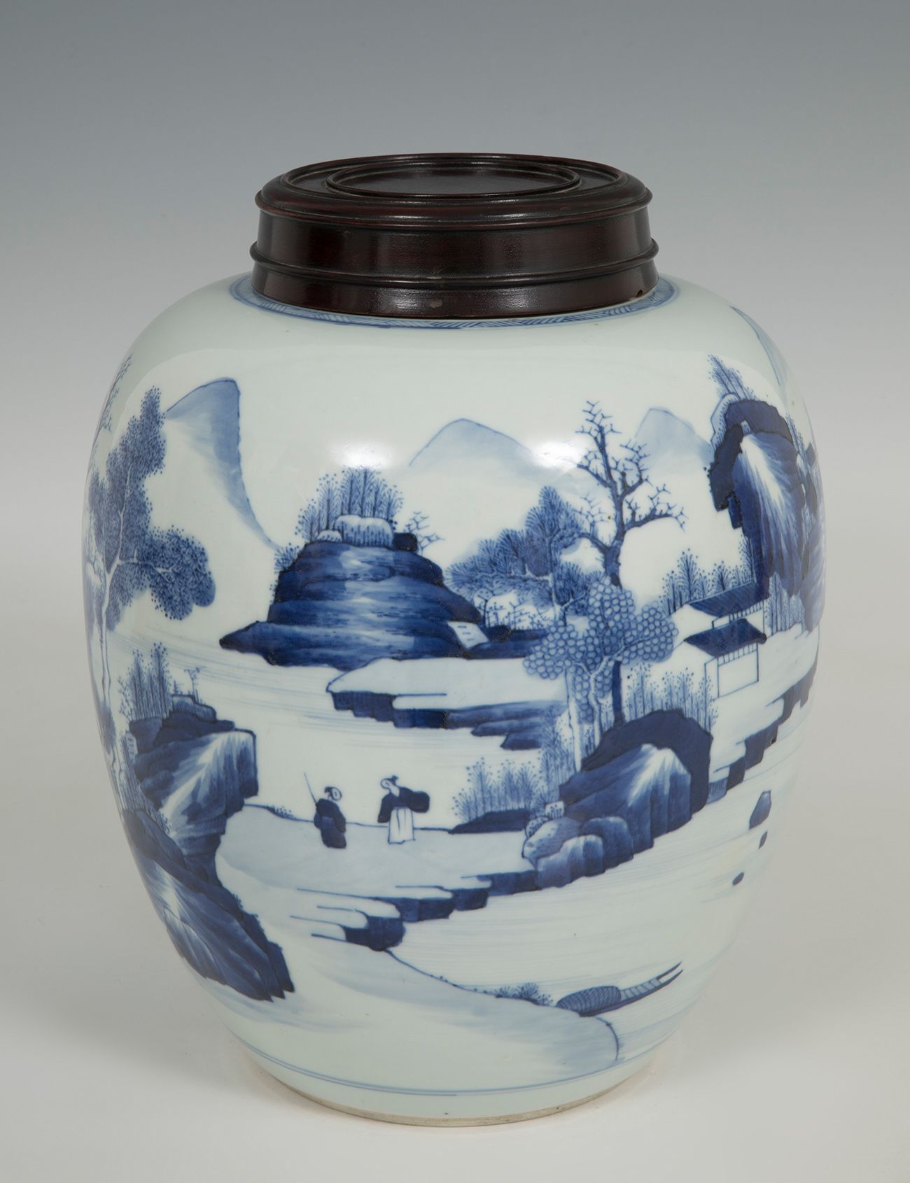Null Pot à gingembre ; Chine, dynastie Qing, 1664-1991.
Porcelaine émaillée.
Dim&hellip;