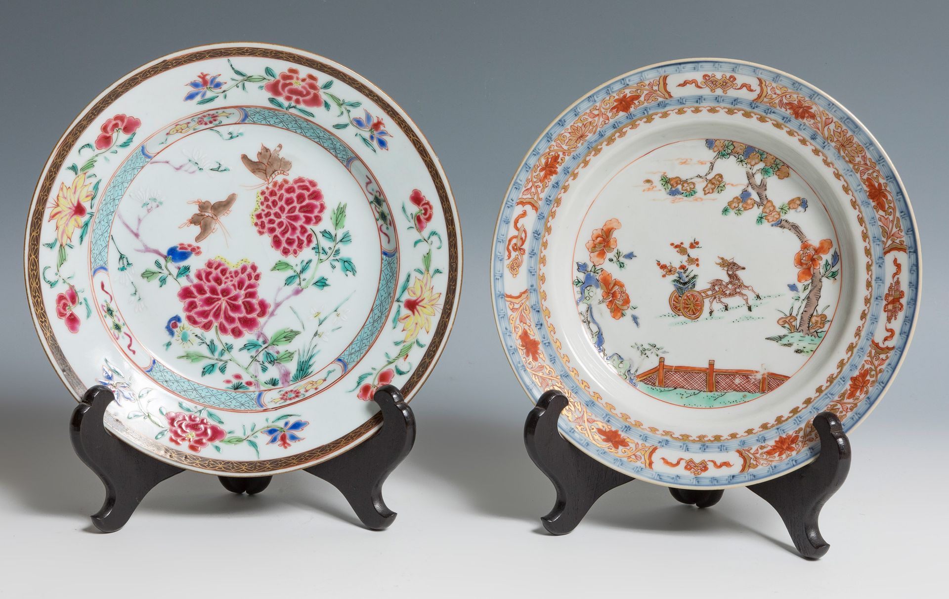 Null Paire de plats. Chine, 19ème siècle.
Porcelaine émaillée.
Mesures : 23 cm (&hellip;