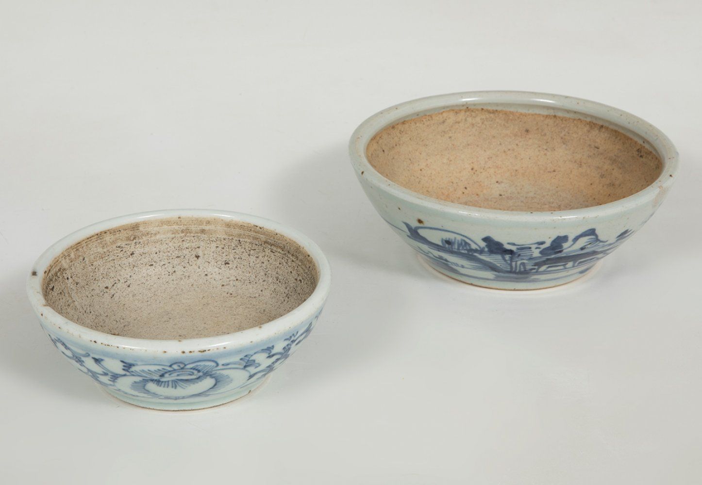 Null Paire de bols. Chine, dynastie Qing, 1664-1911.
Céramique glacée.
Dimension&hellip;