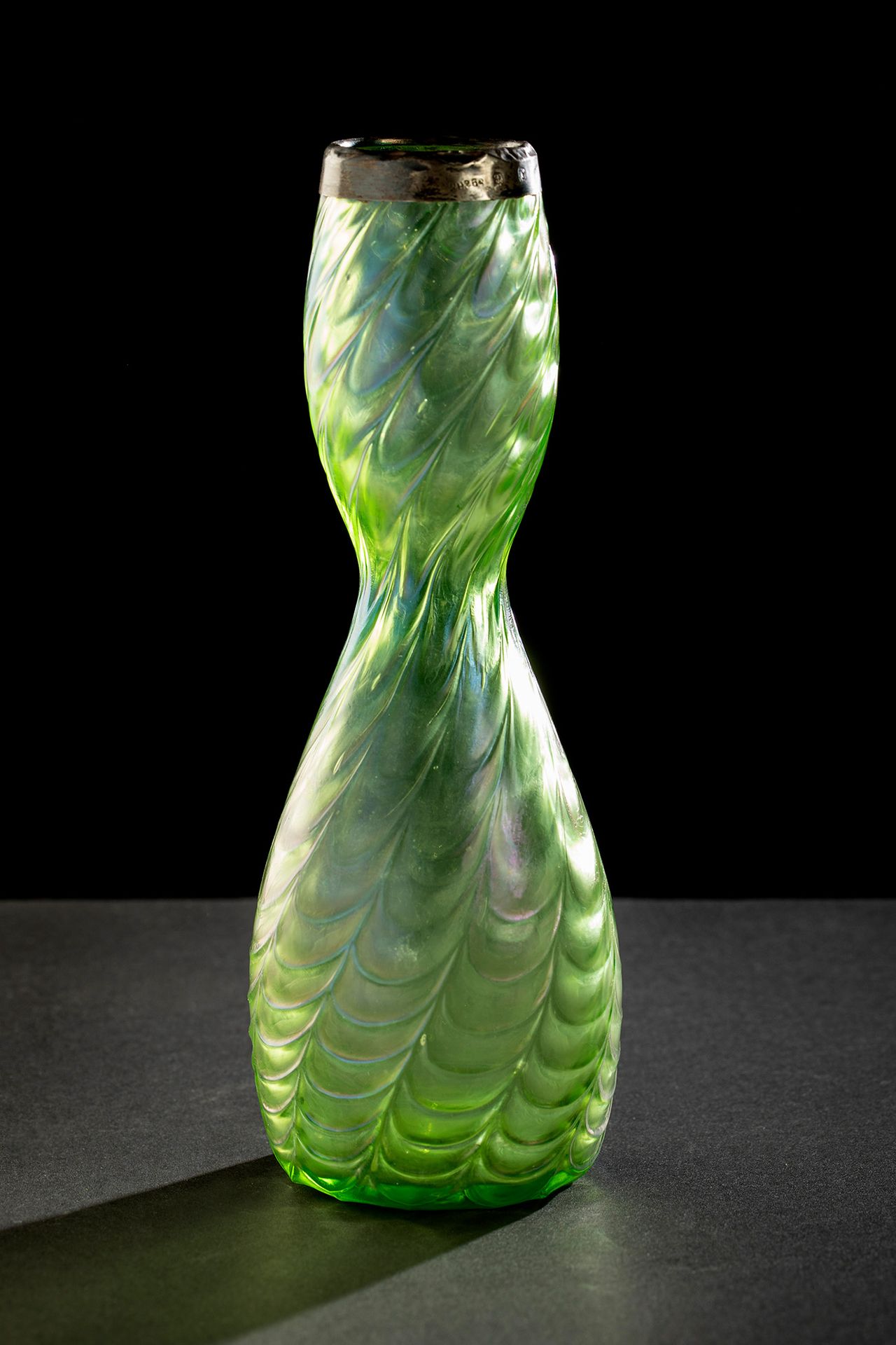 Null Vase Art Nouveau PALLME-KÖNIG. Bohème, vers 1910.
Verre irisé. Embouchure e&hellip;