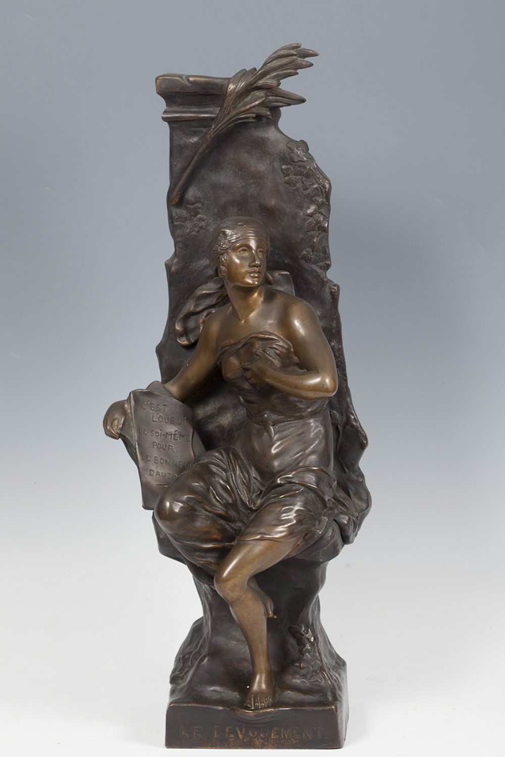 Null EMILE LOUIS PICAULT (Paris, 1833 - 1915).
" Le Dévouement ".
Bronze patiné.&hellip;