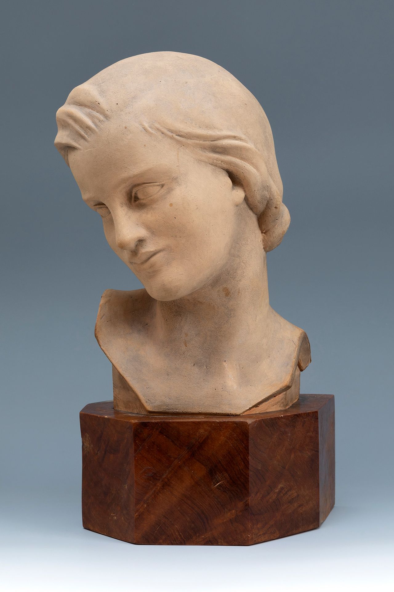 Null MARGARITA SANS I JORDI (Barcelone, 1911-2006).
"Buste féminin".
Céramique.
&hellip;
