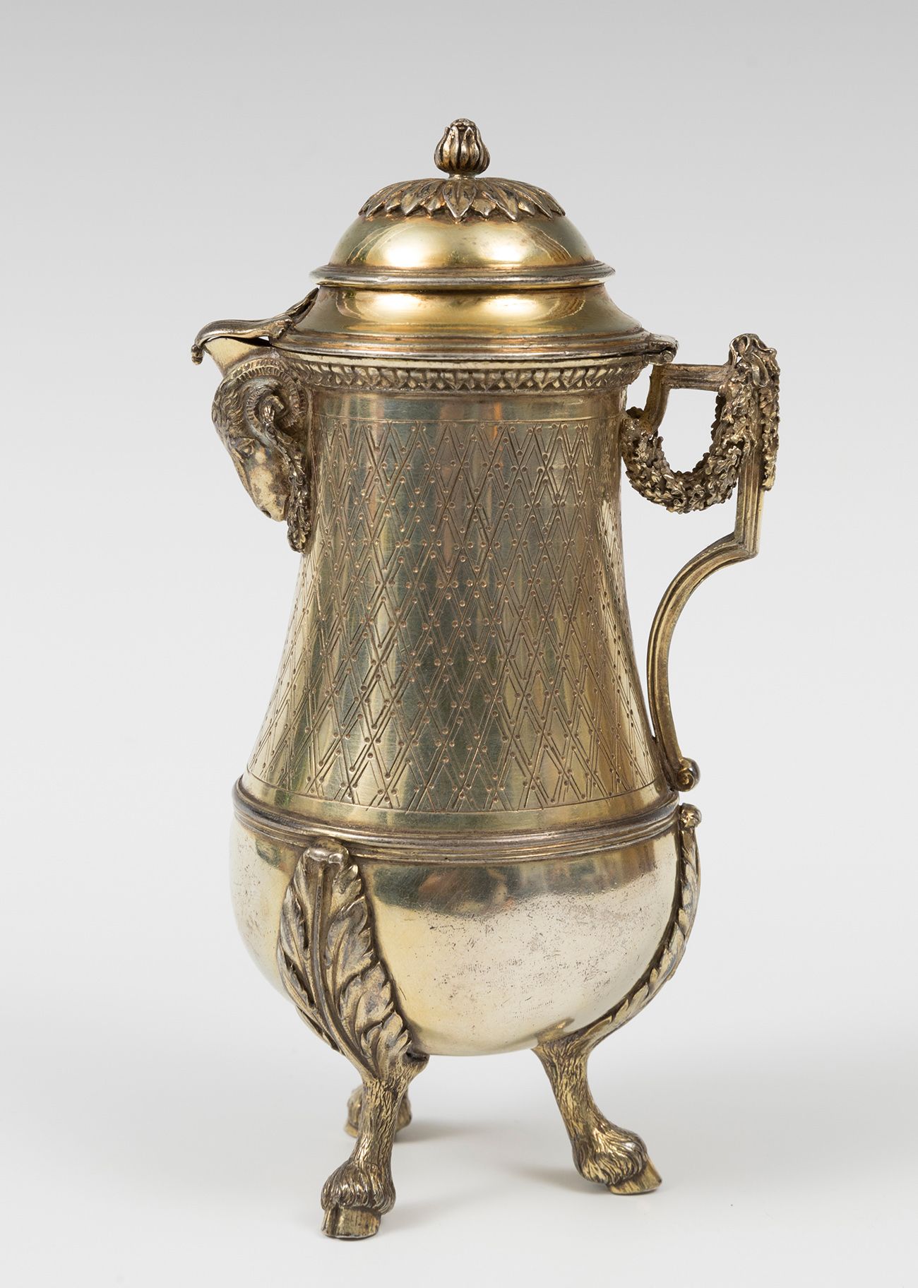 Null Pot à lait en argent doré. France. S. XIX. Style Louis XVI. En argent verme&hellip;