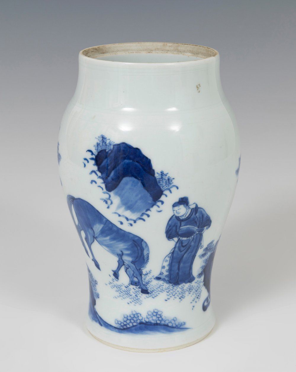 Null Barco; China, dinastía Qing, 1644-1911.
Porcelana.
Medidas: 18 x 10 cm; 6 x&hellip;