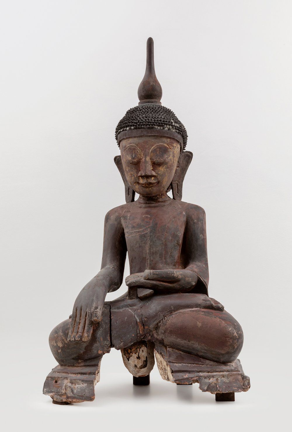 Null Buddha. Birma, XVIII. Jahrhundert.

Holzschnitzerei. 

Spuren von Gold und &hellip;