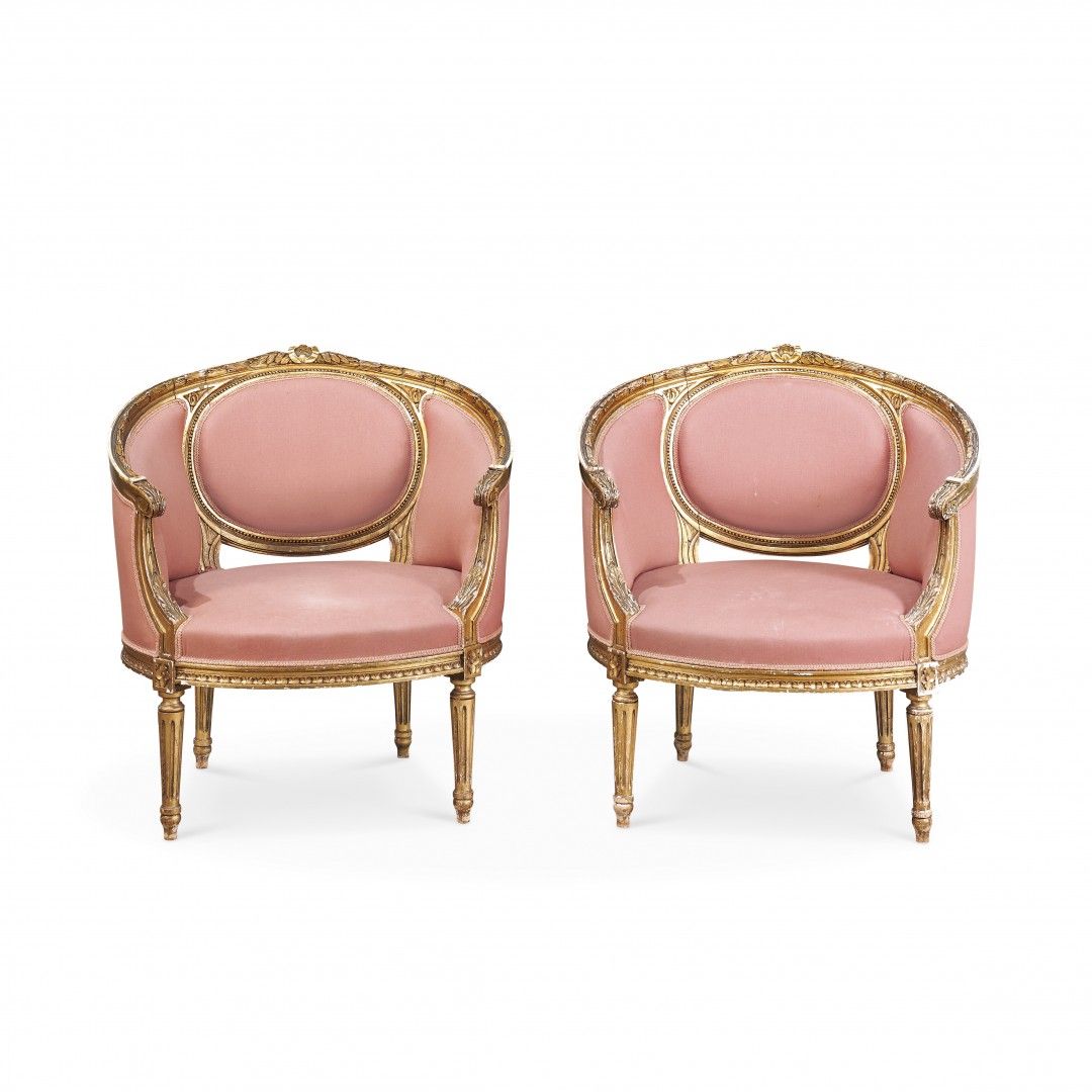 Null Pair of embracing armchairs 19th-20th Century Carved gilt-wood, lined in sa&hellip;