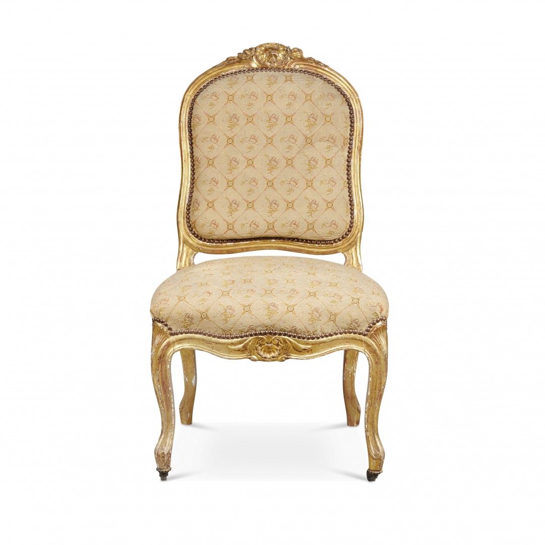 Null CHAISE 19ème siècle Bois sculpté et doré, dans le style du 18ème siècle, de&hellip;