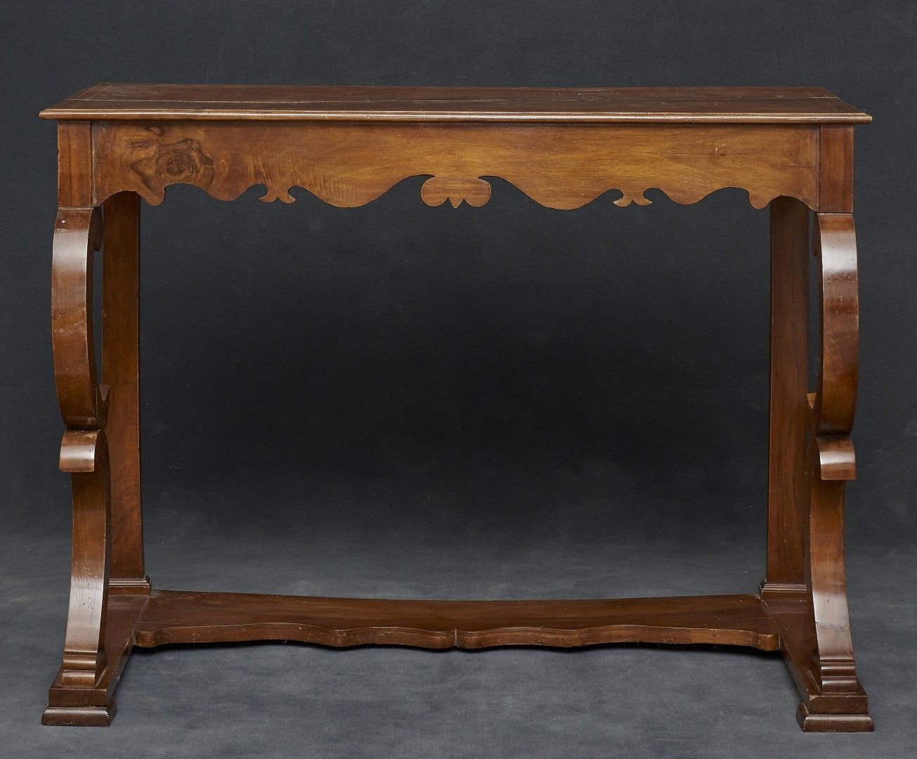 Null Console 19th Century Walnut, with thread inlay on top, opposing scrolled le&hellip;