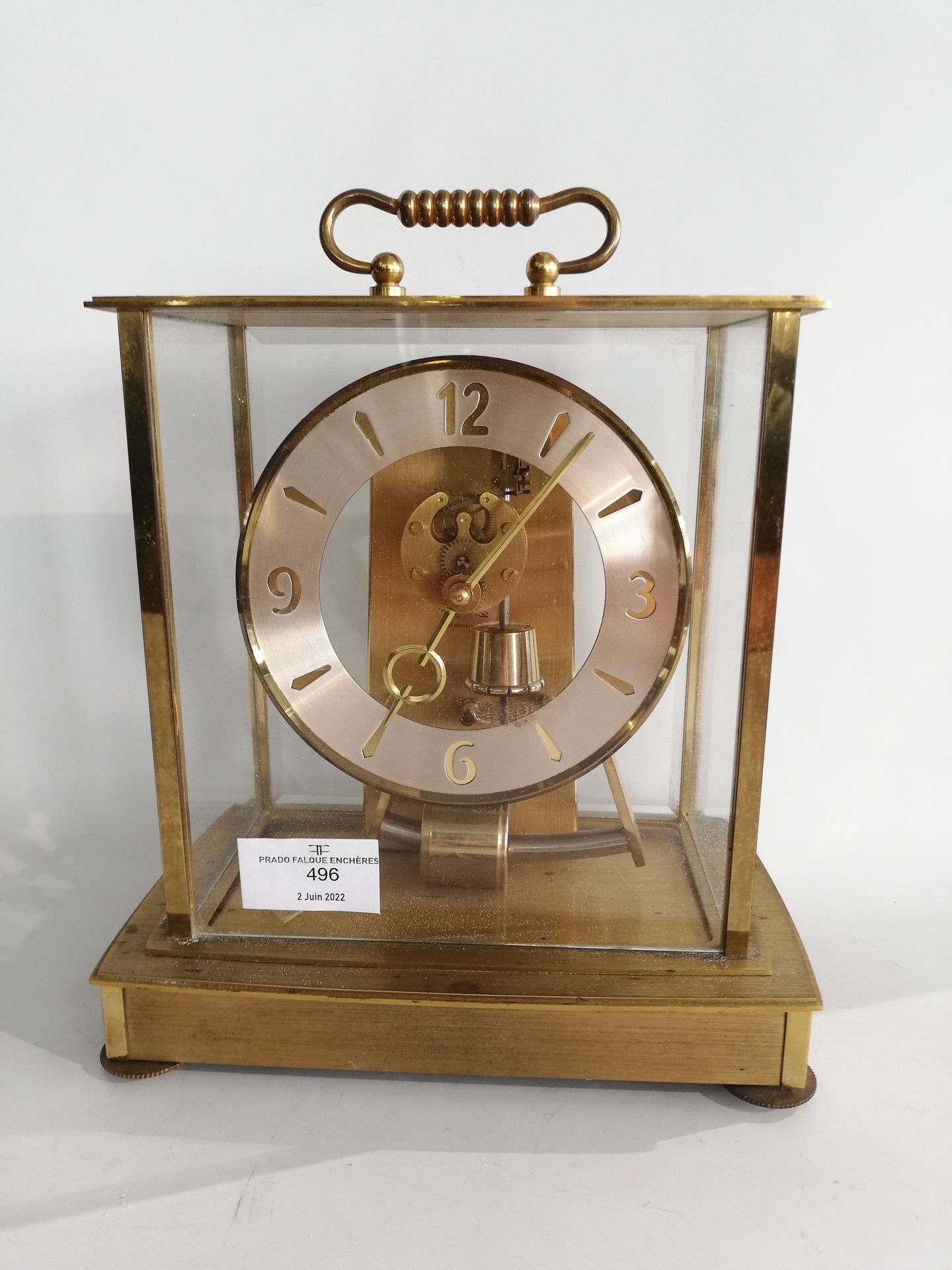Null KUNDO，黄铜和玻璃材质的永动机钟。条件不保证。18x18x12厘米