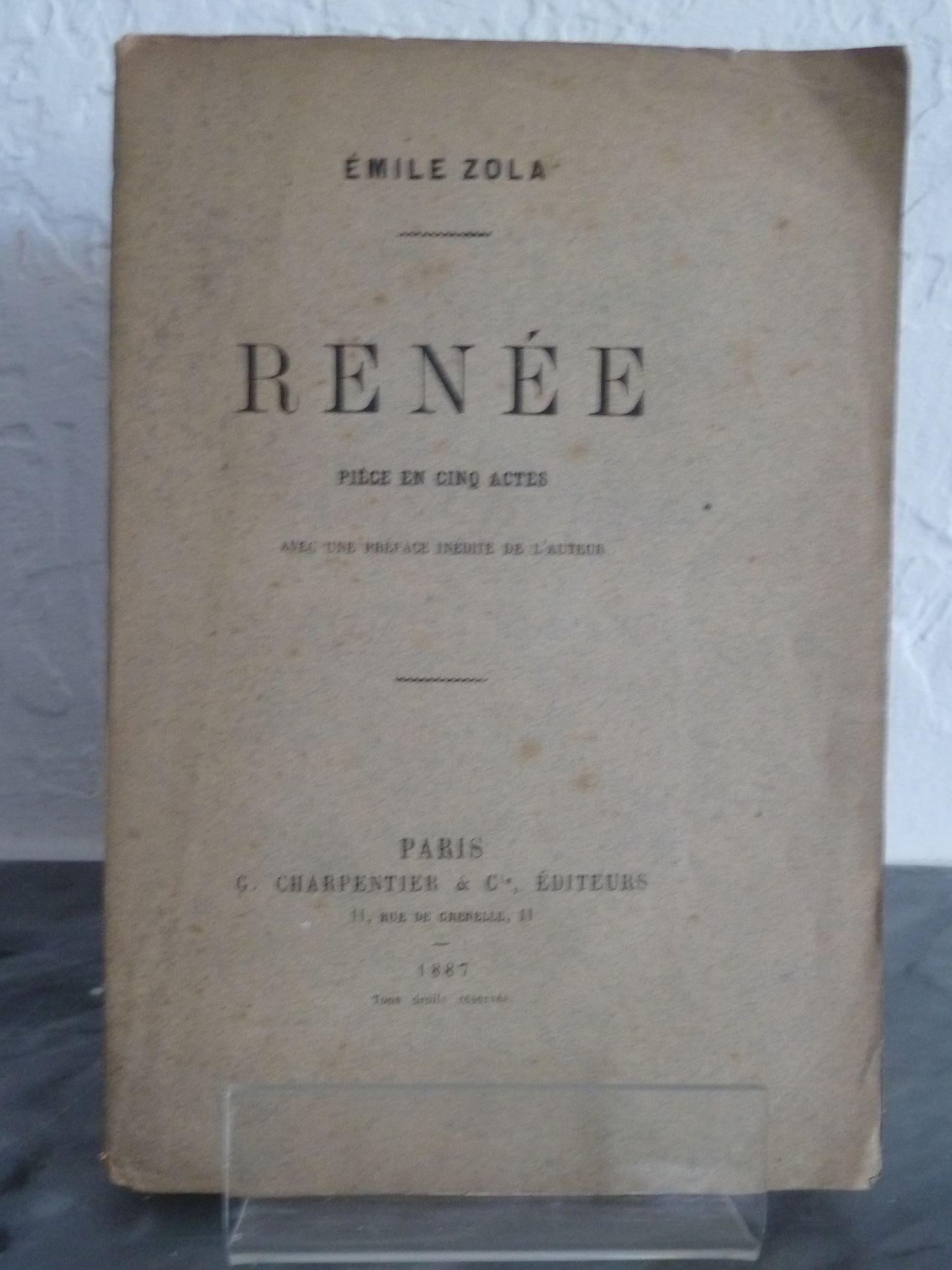 Null (Corti) ZOLA, Emile: Renée.巴黎: Charpentier et Cie, 1887.12英寸大卷，印刷封面。未经修剪。这部&hellip;