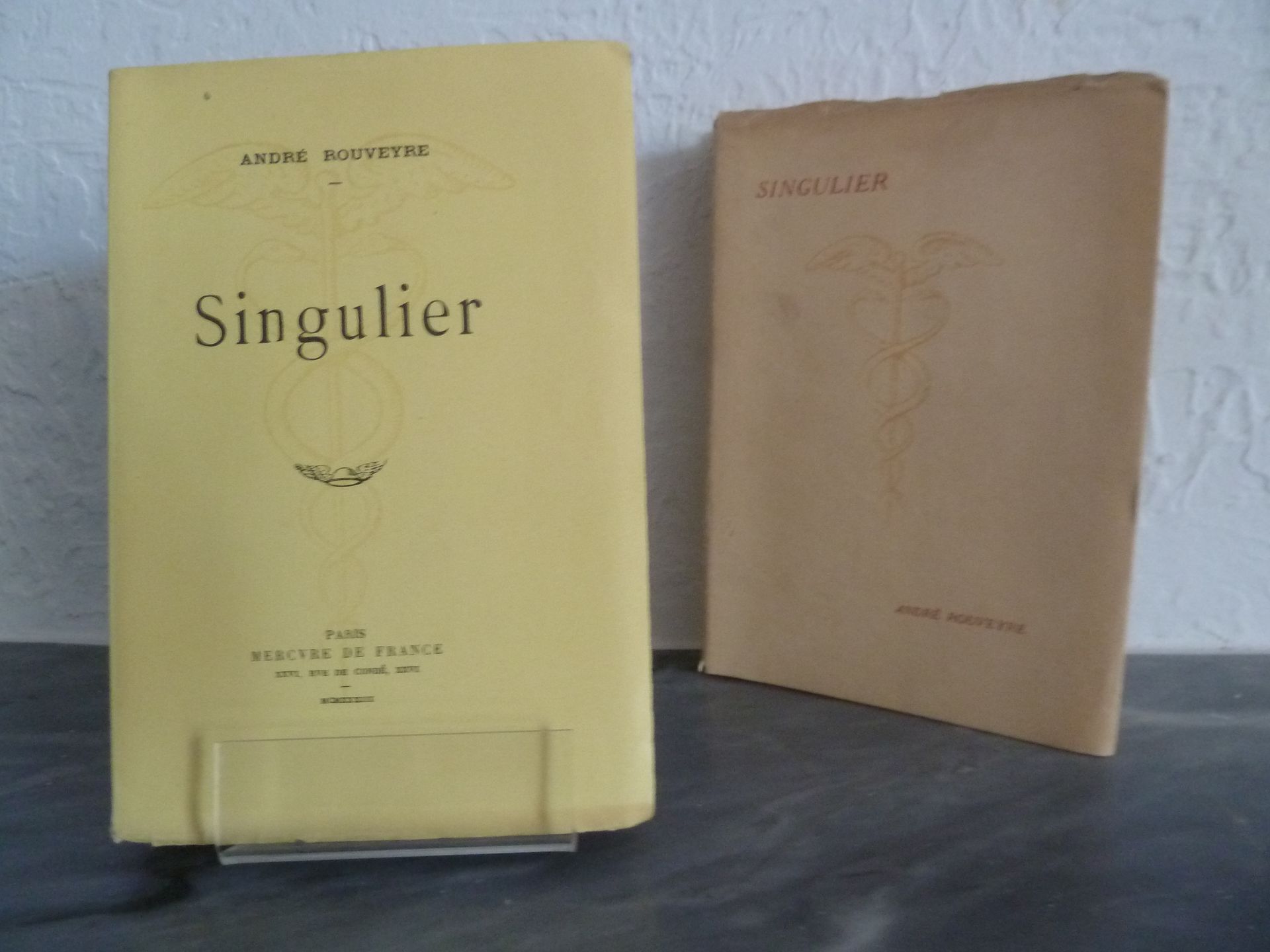 Null (Corti) ROUVEYRE, André: Singulier.巴黎：Mercure de France, 1933年。12°平装卷，印刷封面，&hellip;