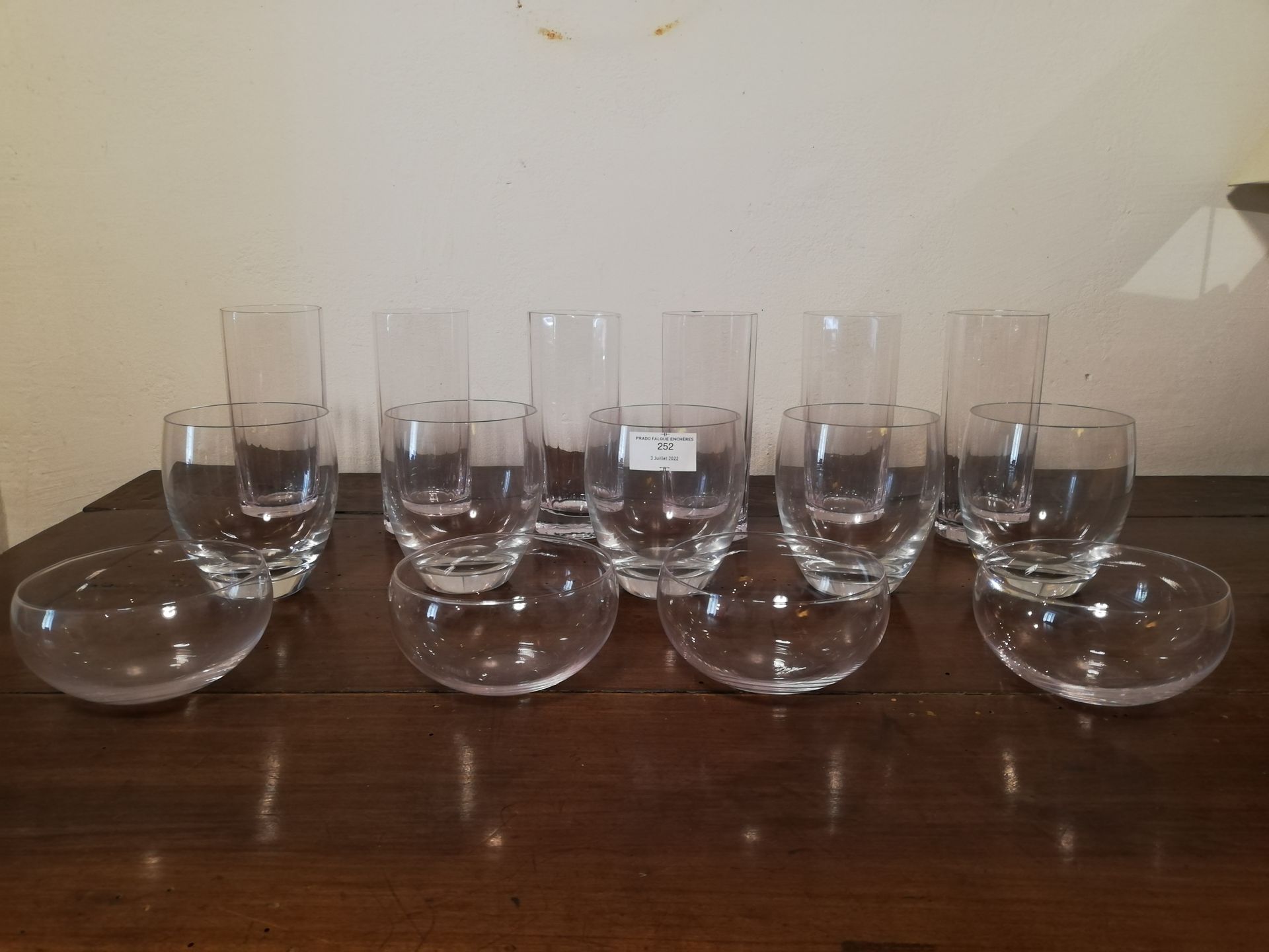 Null BACCARAT, 5 verres à eau en cristal. (Ht. : 11cm). On y joint 6 verres à or&hellip;