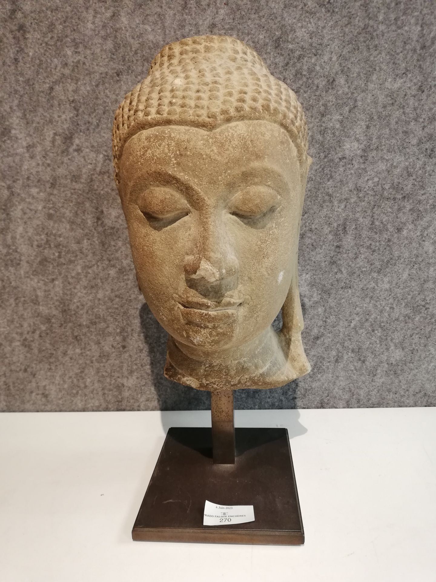 Null Carved stone Buddha head Cambodia, ancient work Ht 30cm - plinth