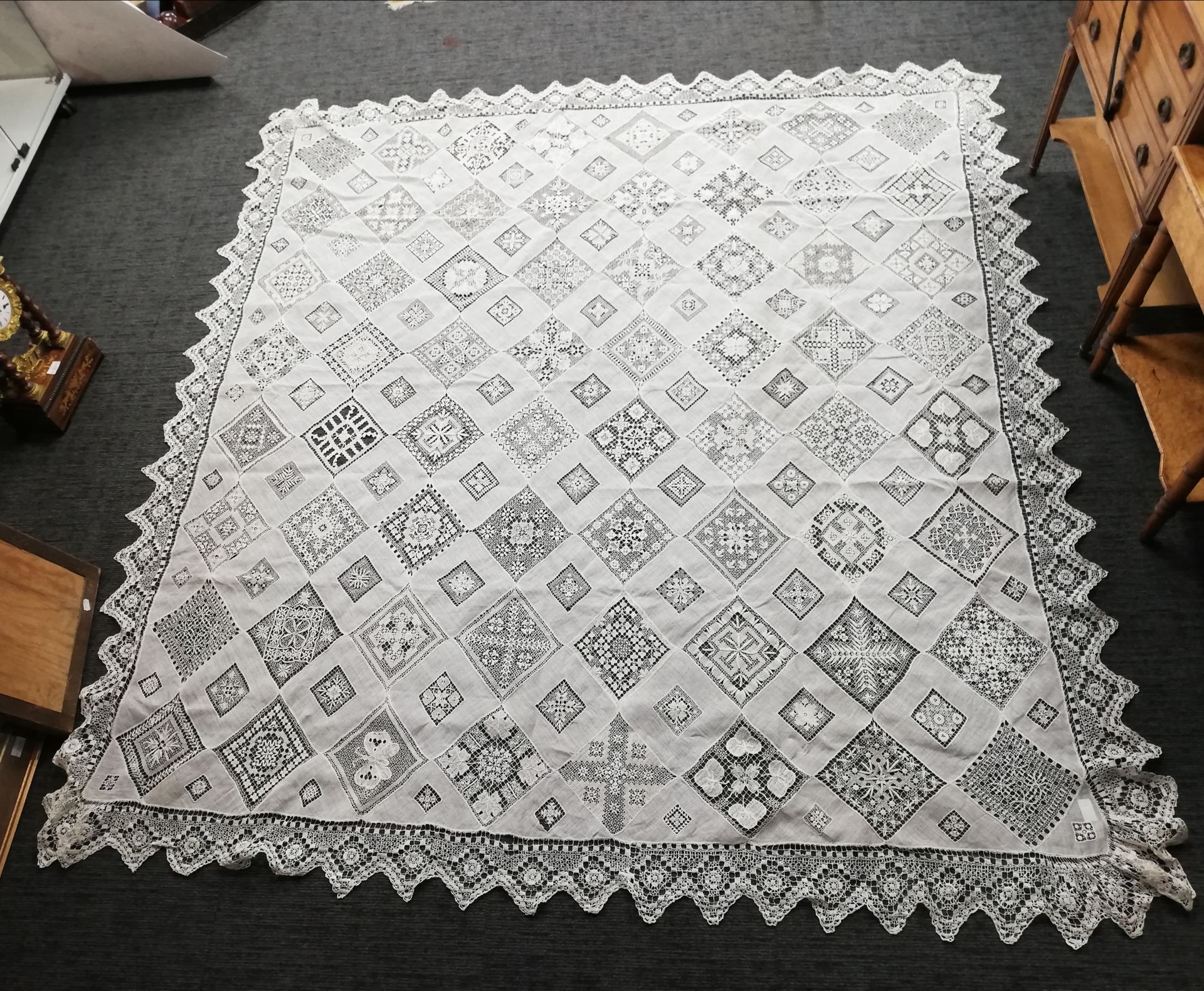 Null Tischdecke aus Baumwollvoile und Häkelarbeit 220X240