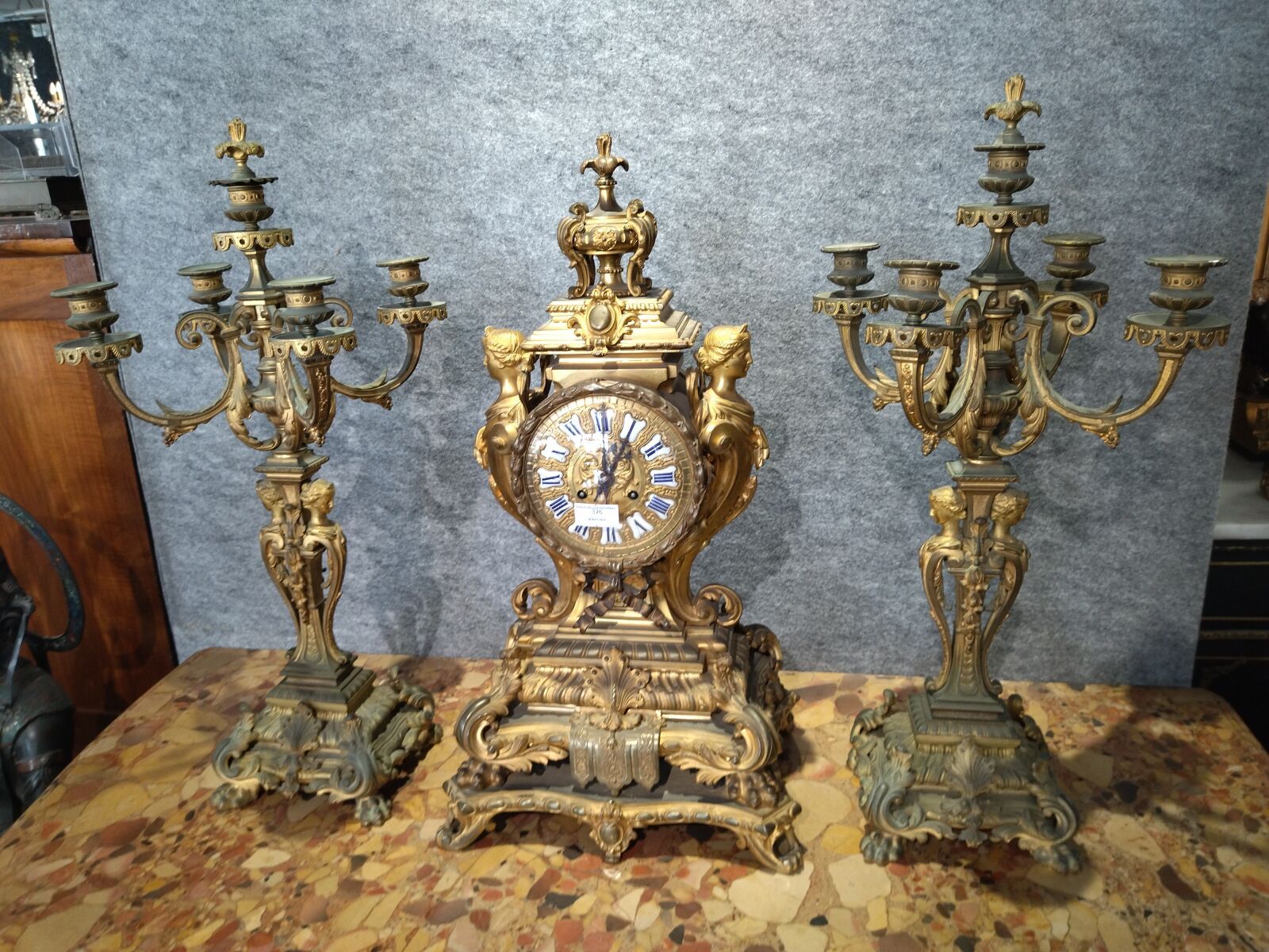 Null Important ormolu and chased bronze mantelpiece including a clock with a blu&hellip;