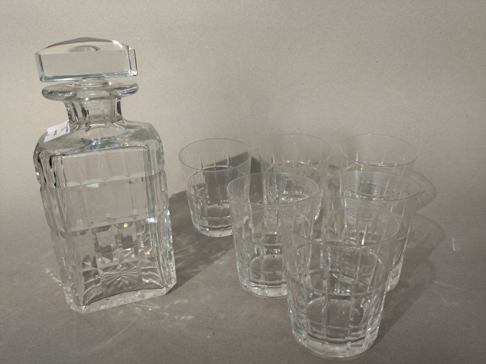Null SEVRES: Whisky-Set aus geschliffenem Kristall, bestehend aus 6 Gläsern und &hellip;