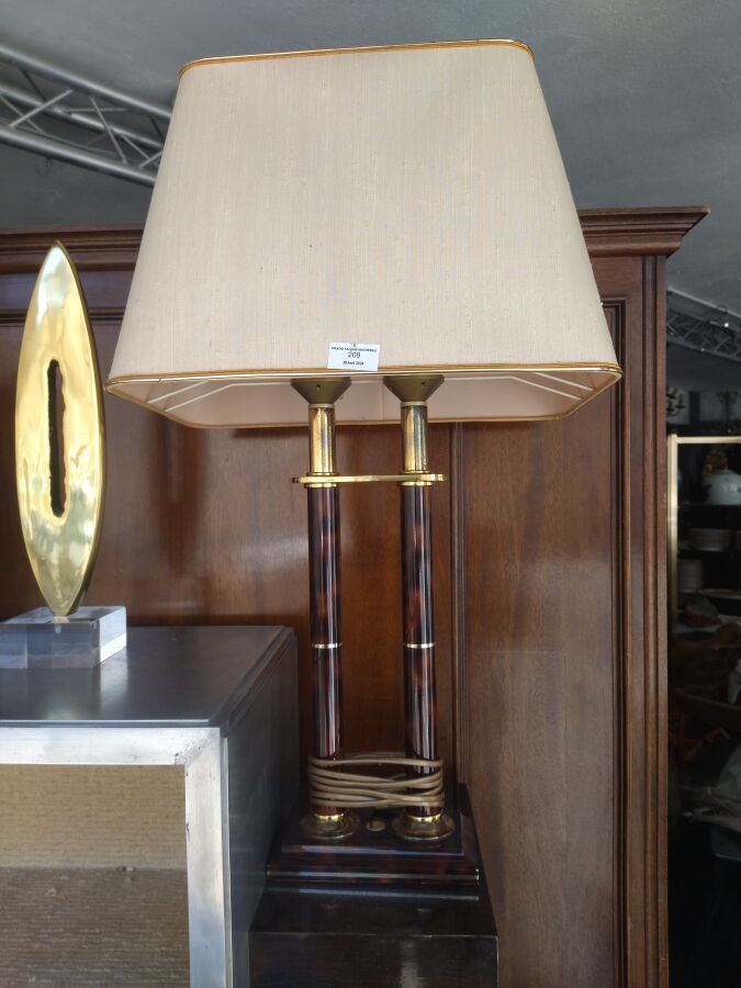 Null Lampe double en métal imitation écaille et laiton doré Ht 47cm , on y joint&hellip;