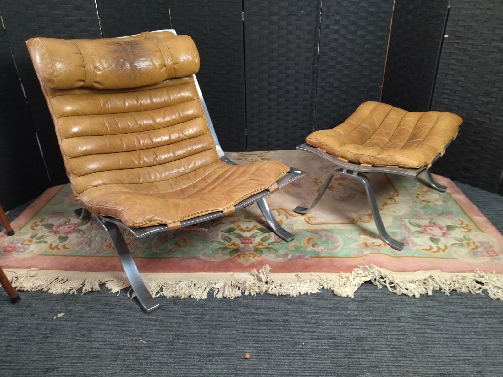 Null ARNE NORELL pour NORELL MOBEL AB éditeur : fauteuil lounge et son ottoman, &hellip;