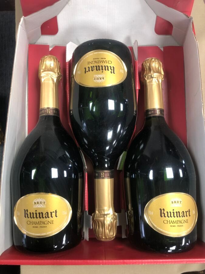 Null 3 bottles of Champagne brut RUINART,