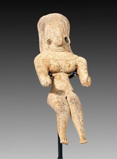 Null Figure féminine debout, en terre cuite. H : 11 cm. (Mehrgarh. 3000 avant J.&hellip;