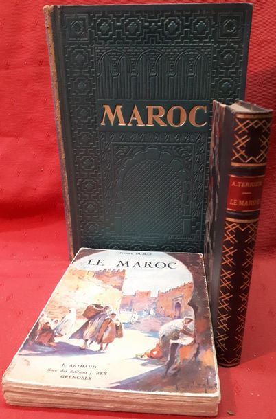 Null 15 BIS. [MAROC].
- Pierre DUMAS. Le Maroc.
Grenoble, 1931, in-8 broché couv&hellip;