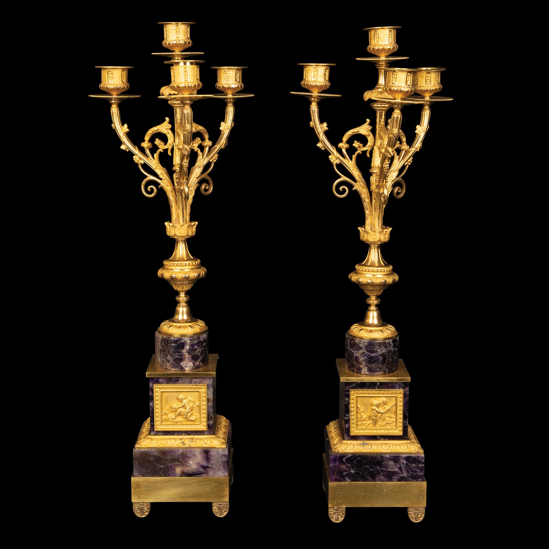 Null Paar Kandelaber aus vergoldeter Bronze und Amethyst, Frankreich, 19. Jh., m&hellip;