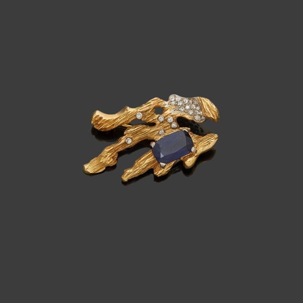 Null Broche en or deux tons, 18k 750‰, ciselée au naturel, sertie de diamants de&hellip;