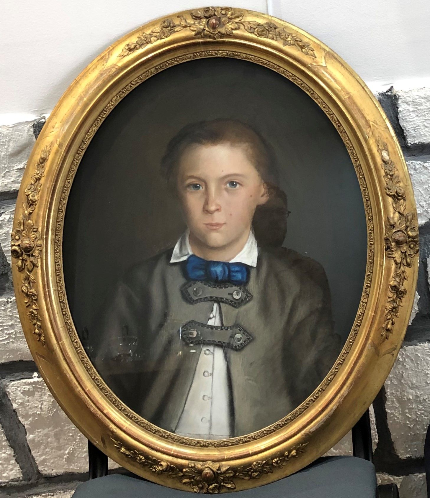 Null 19世纪的法国学校

一个年轻人的肖像，1856年

纸上粉笔画。

日期为右下方。

59 x 47.5 cm (展出中)

点蚀。