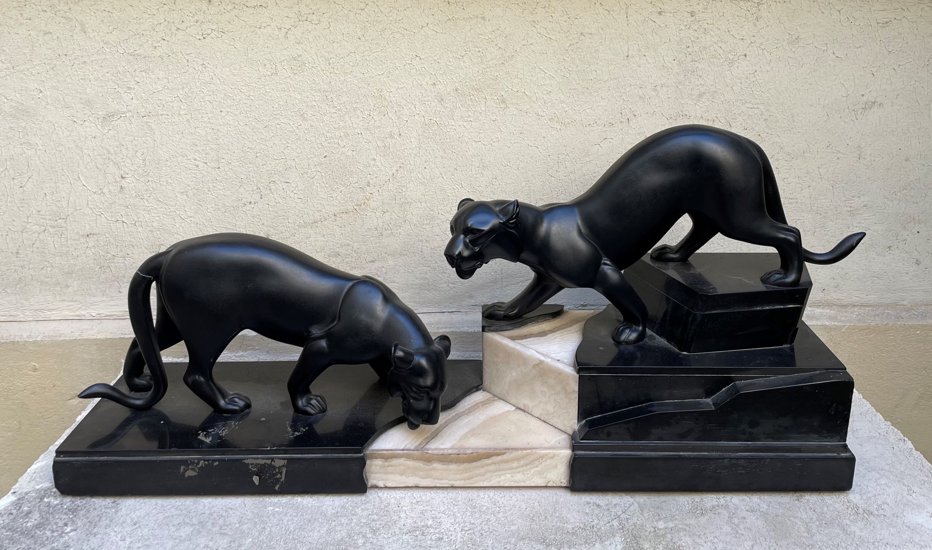 Null Irénée ROCHARD (1906-1984) 

Lionesses drinking

Regula with black patina. &hellip;