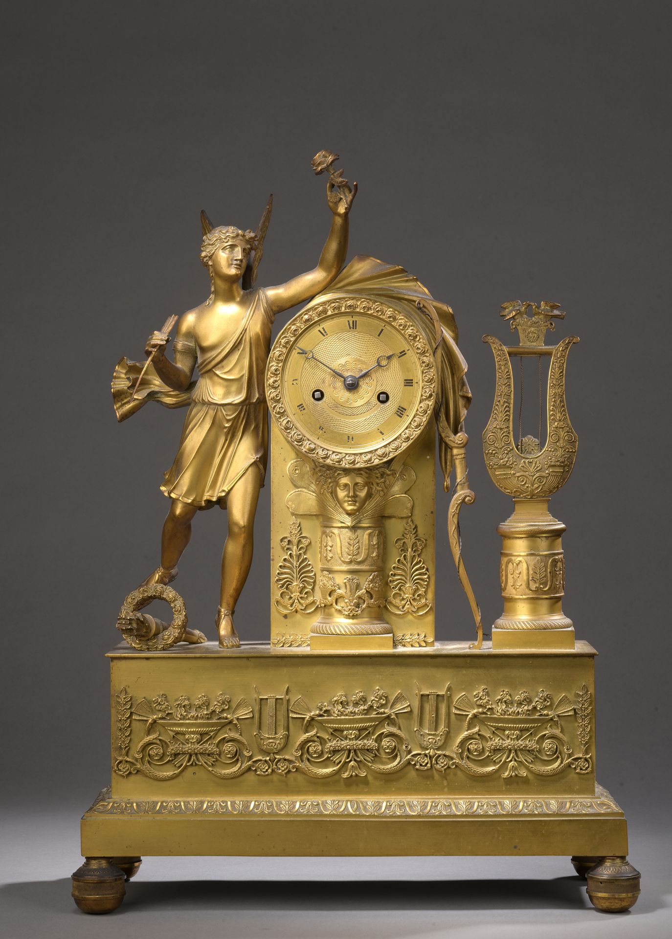 Null PENDULE aus vergoldeter Bronze mit Dekor einer Psyche und einer Harfe um ei&hellip;