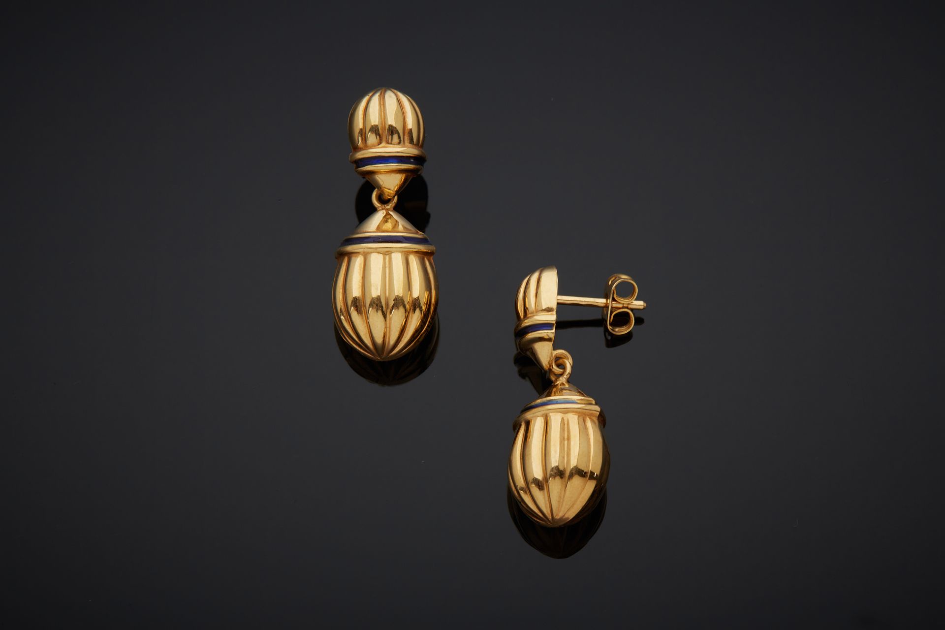 Null Paire de pendants d’oreilles en or jaune 18K 750‰, articulés de sphères can&hellip;