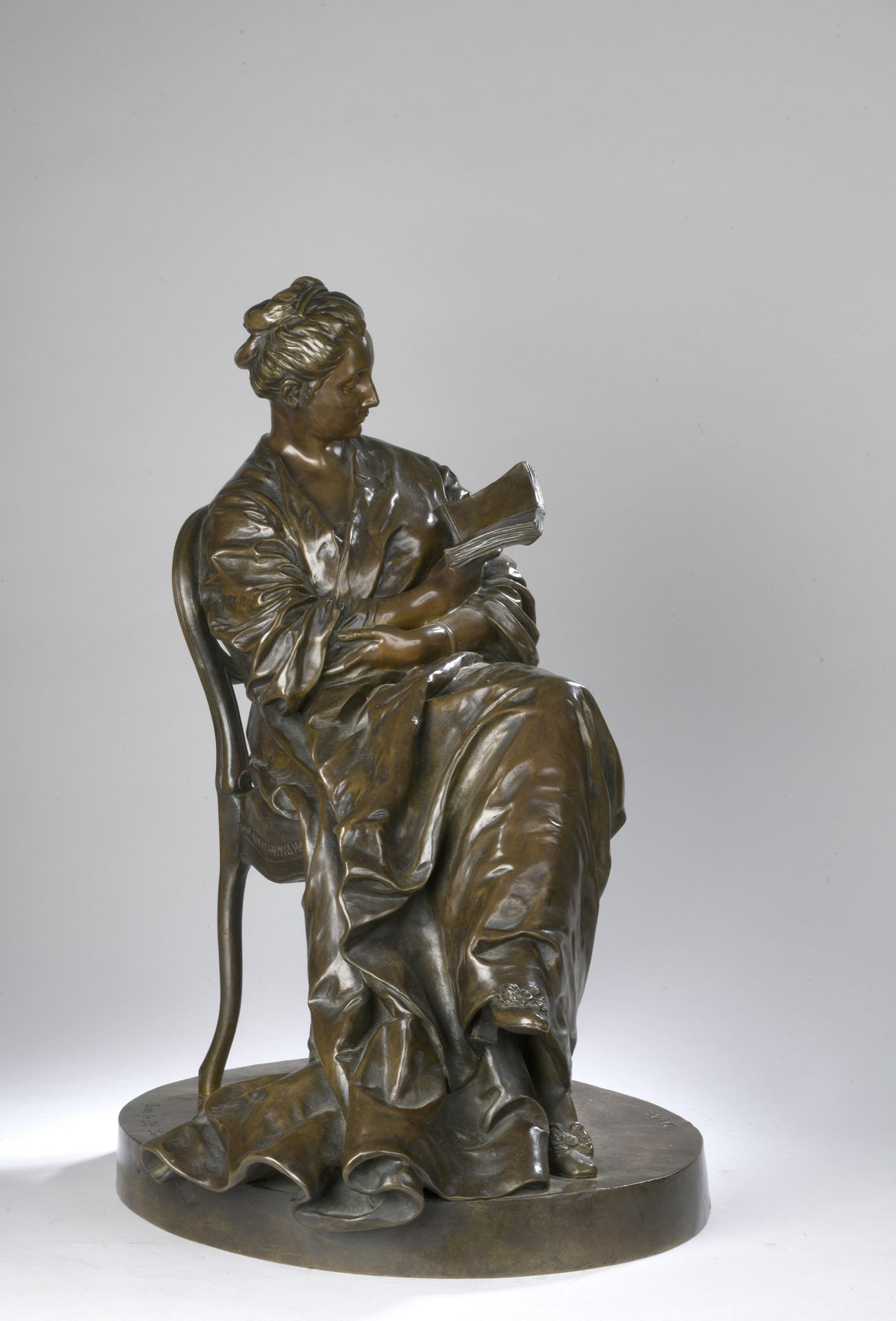 Null 艾梅-儒勒-达鲁(1838-1902)

阅读灯

模型创建于1877年。

青铜，带有浅棕色的铜锈。

在露台上签名的DALOU。

印有创始人的标&hellip;