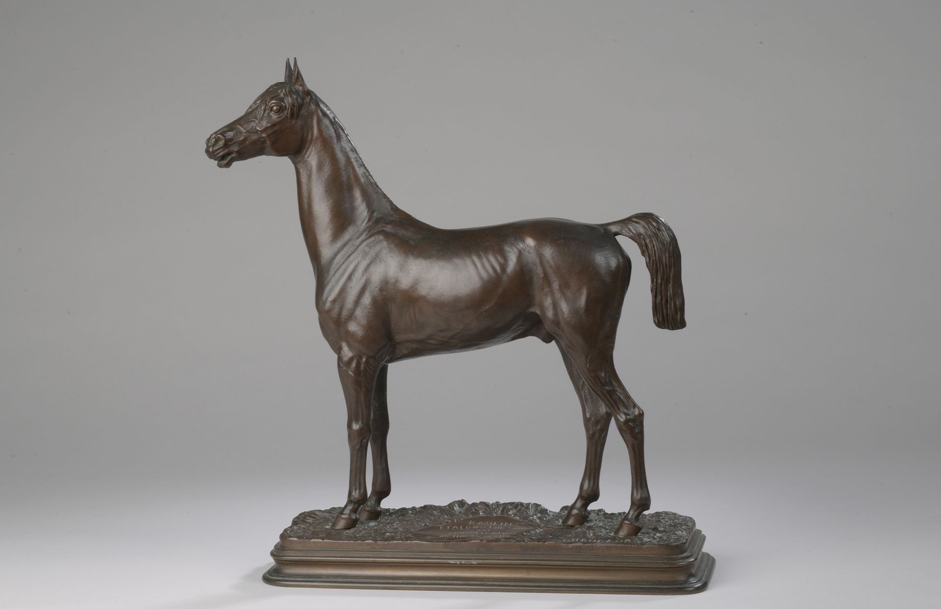 Null 阿尔弗雷德-杜布坎德 (1828-1894)

高林纯种马

青铜，带有浅棕色的铜锈。

阳台上有DUBUCAND的签名。

题目为：《高林/STAL&hellip;