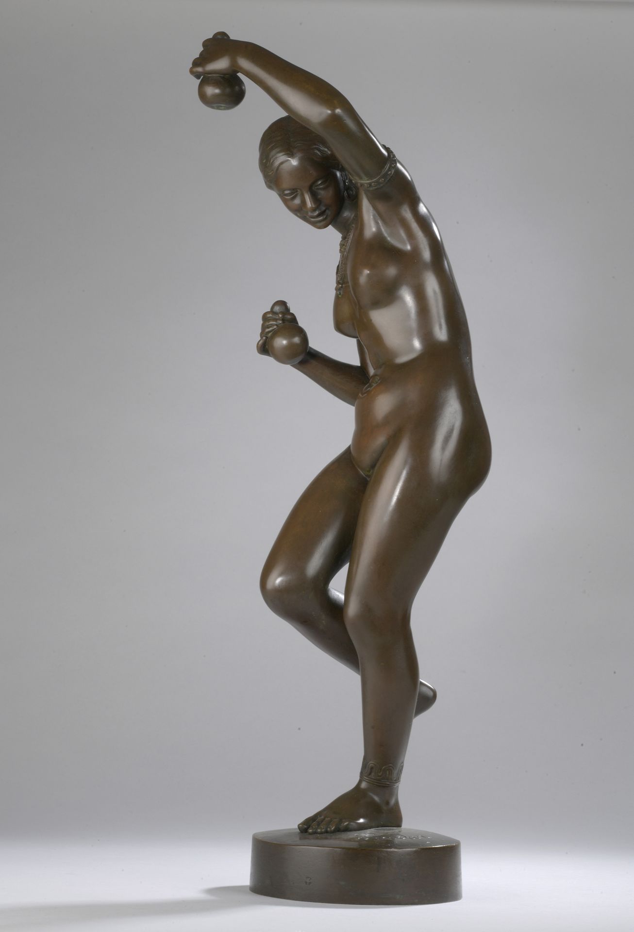 Null 詹姆斯-普拉德尔 (1790-1852)

裸体舞者与卡拉布什

模型创建于1837年。

青铜，带有浅棕色的铜锈。

在露台上签名的普拉蒂尔。

H&hellip;