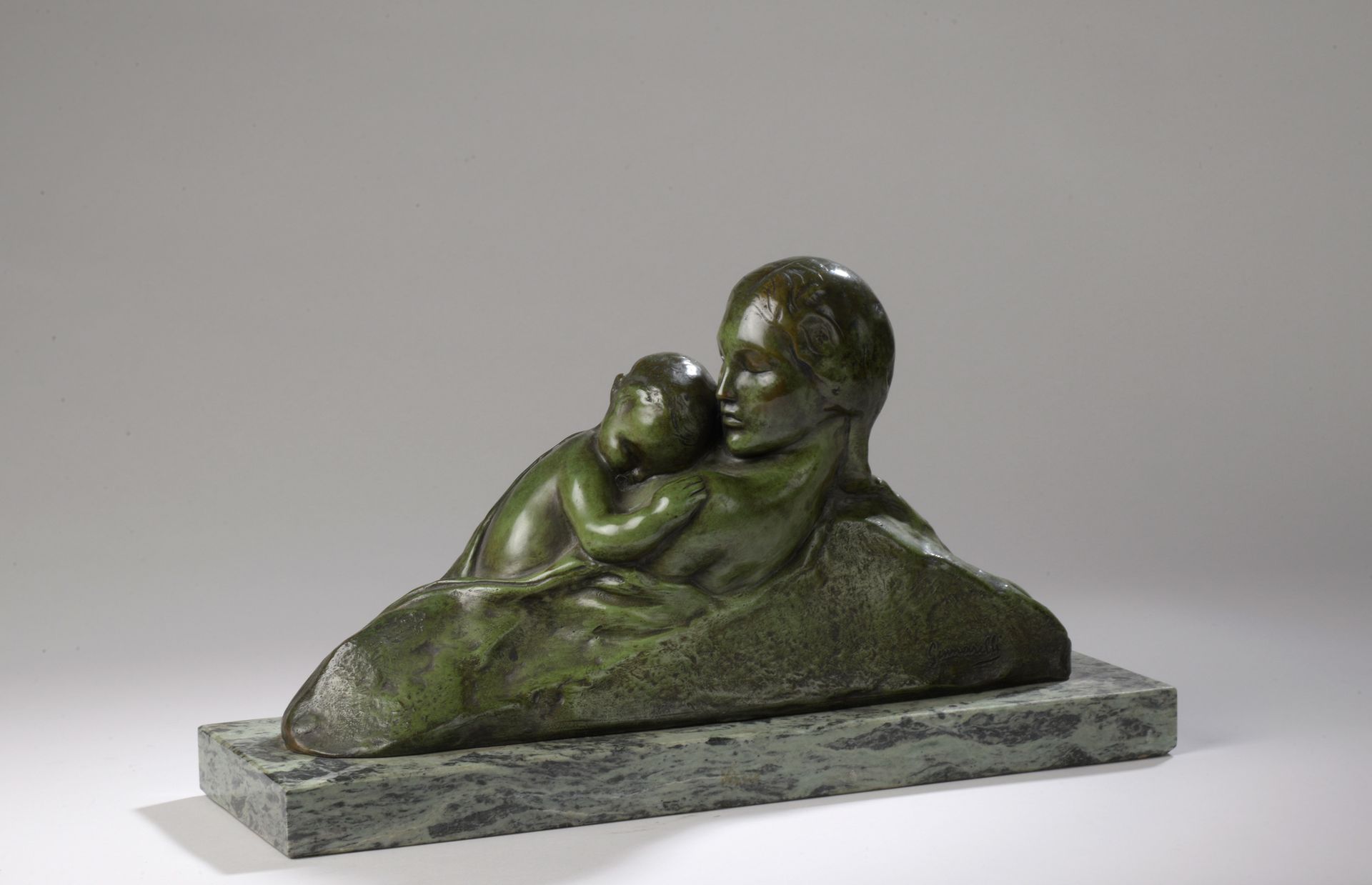 Null 阿玛迪奥-根纳雷利 (1881-1943)

妇产科

青铜，带绿色铜锈。

前面有签名Gennarelli。

背面标有Cire perdue。

&hellip;
