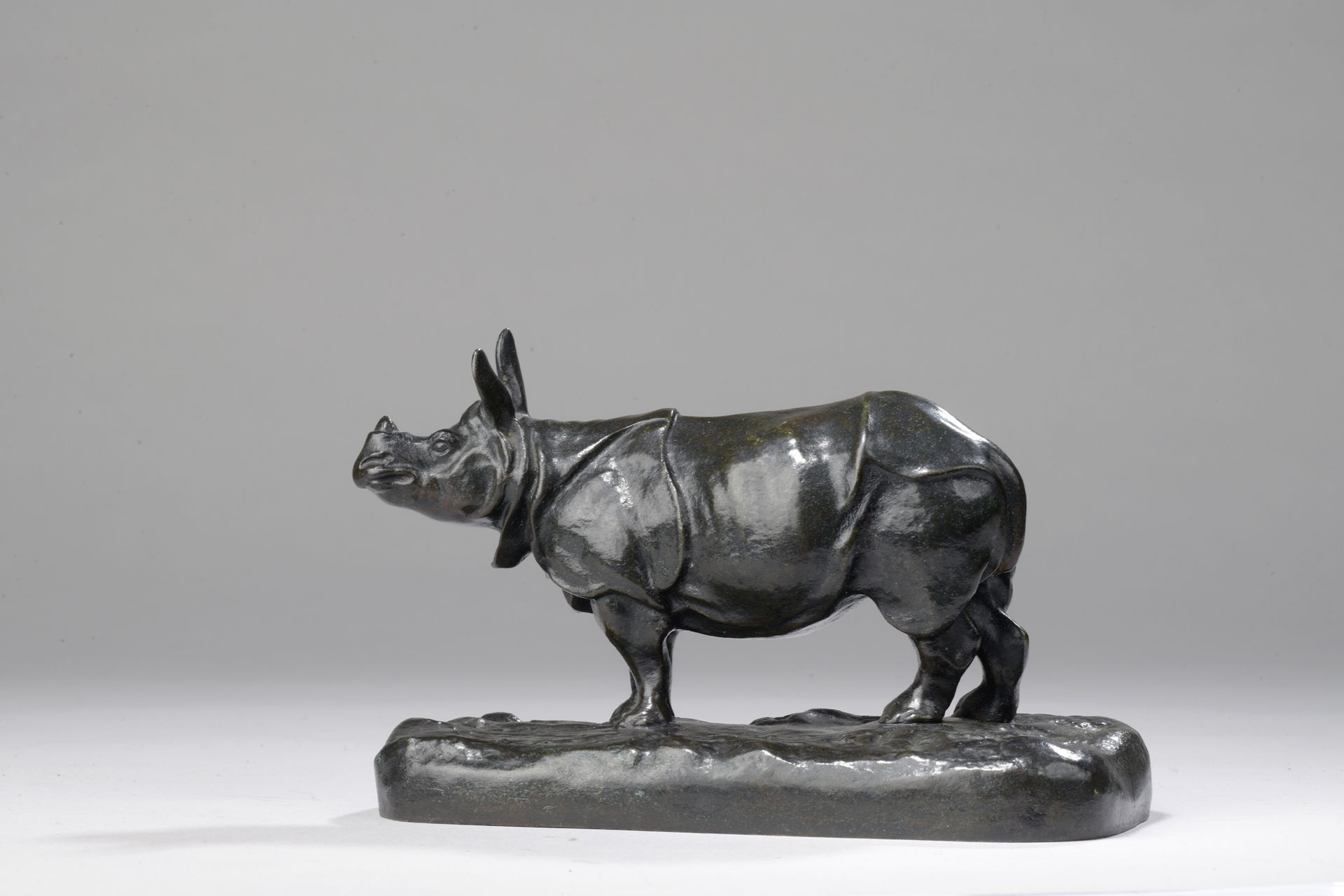 Null Alfred BARYE (1839-1882)

Rhinozeros 

Bronze mit brauner Patina.

Signiert&hellip;