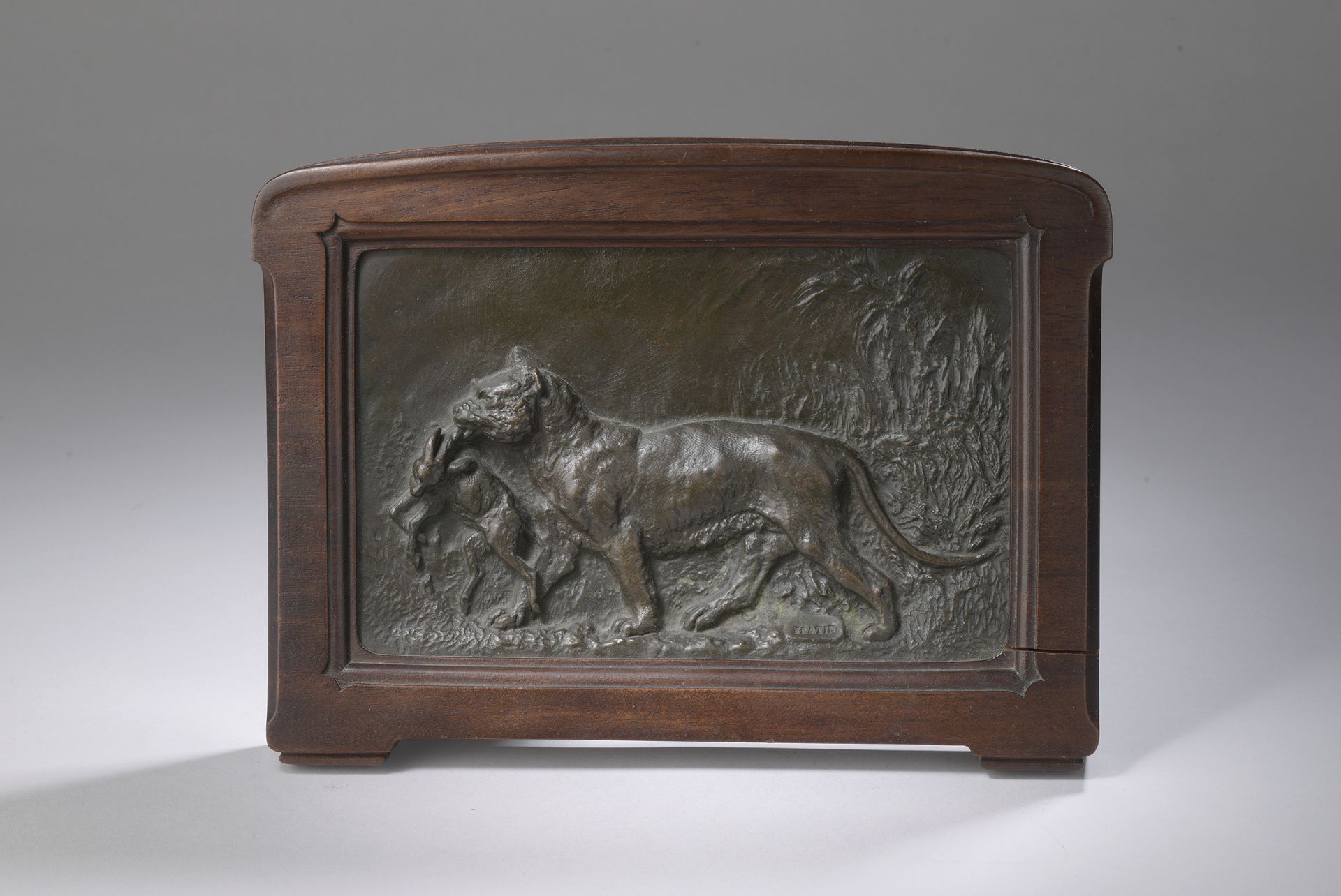 Null Christophe FRATIN (1801-1864)

Lionne emportant un chevreau

Bas-relief en &hellip;