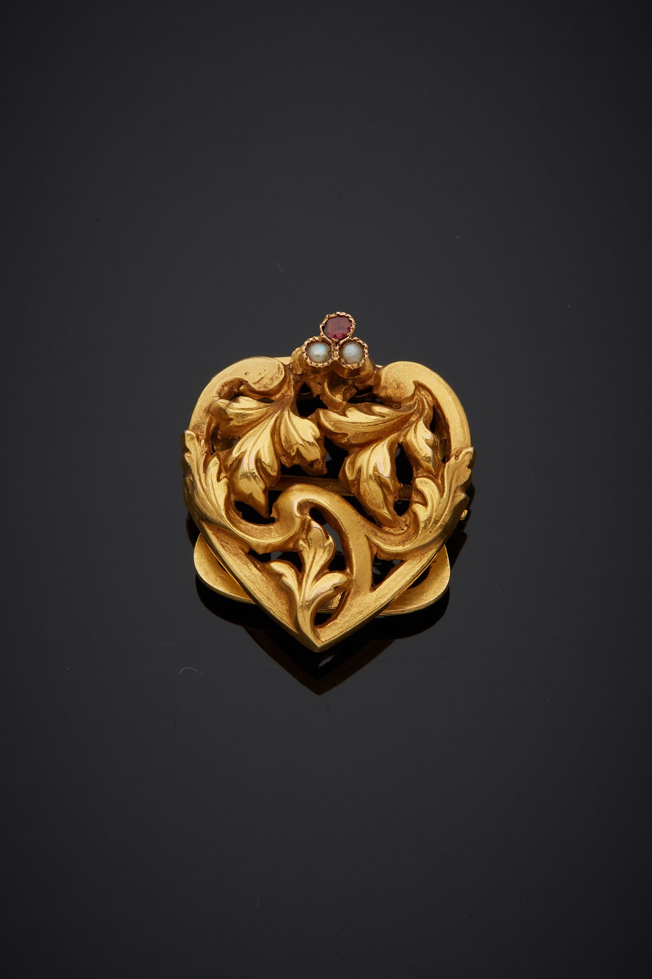 Null Colata di collana a forma di cuore in oro giallo 750‰ 18 carati, cesellata &hellip;