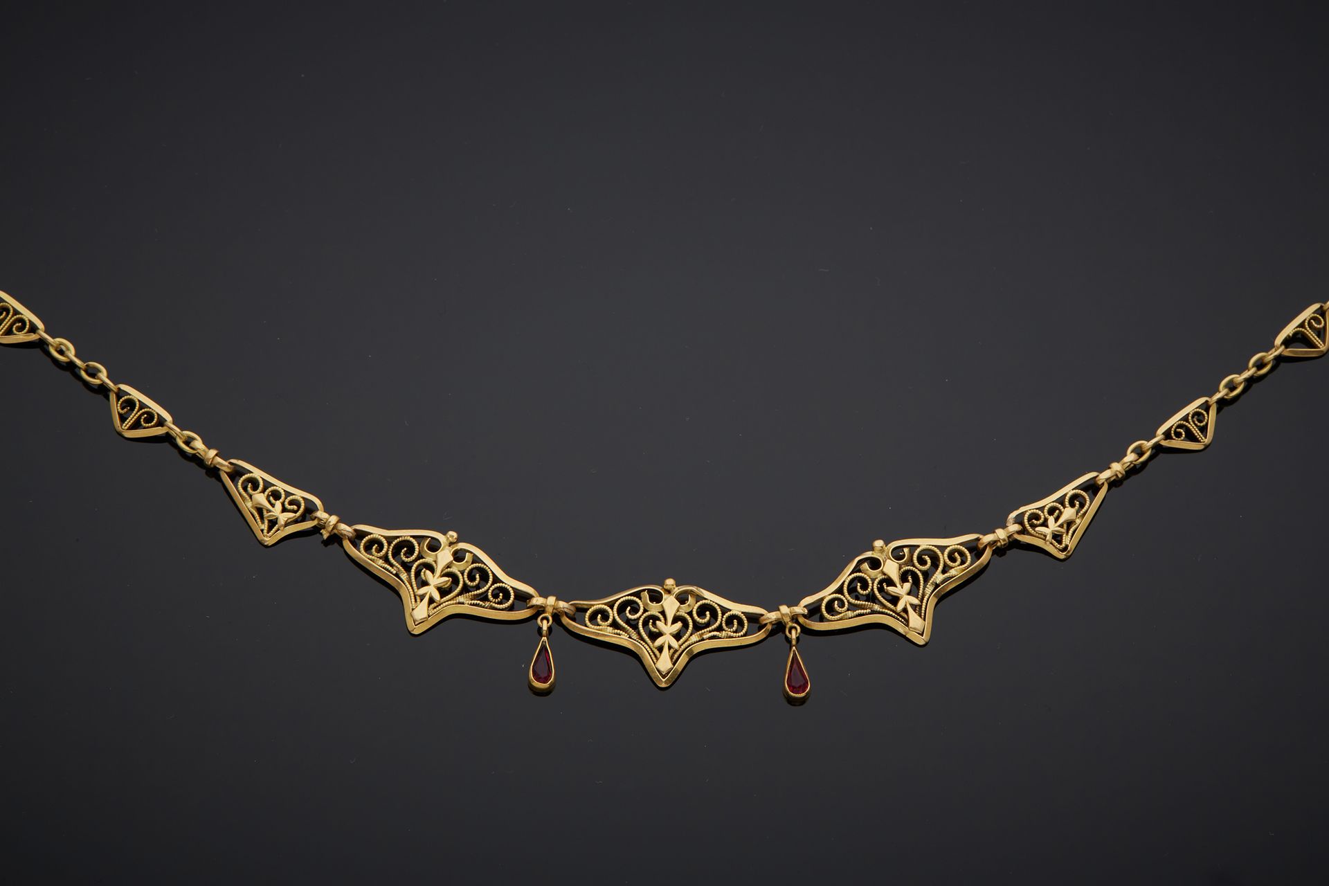 Null Necklace collar in 18K yellow gold 750‰, with filigree triangular links and&hellip;